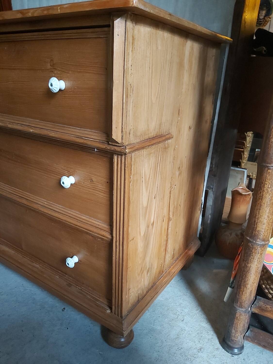 Vintage pin commode