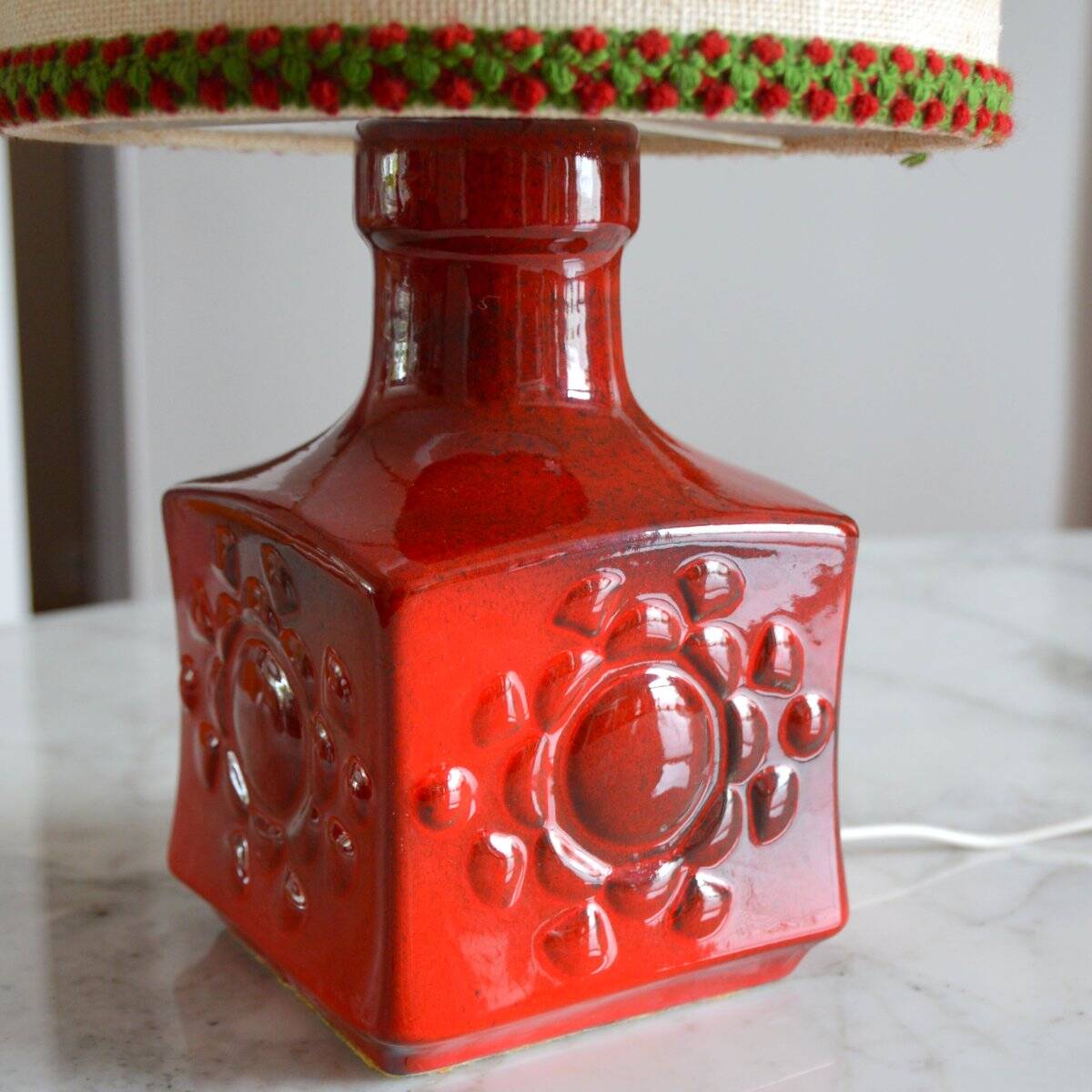 Lampe de table en céramique rouge allemagne 1970s