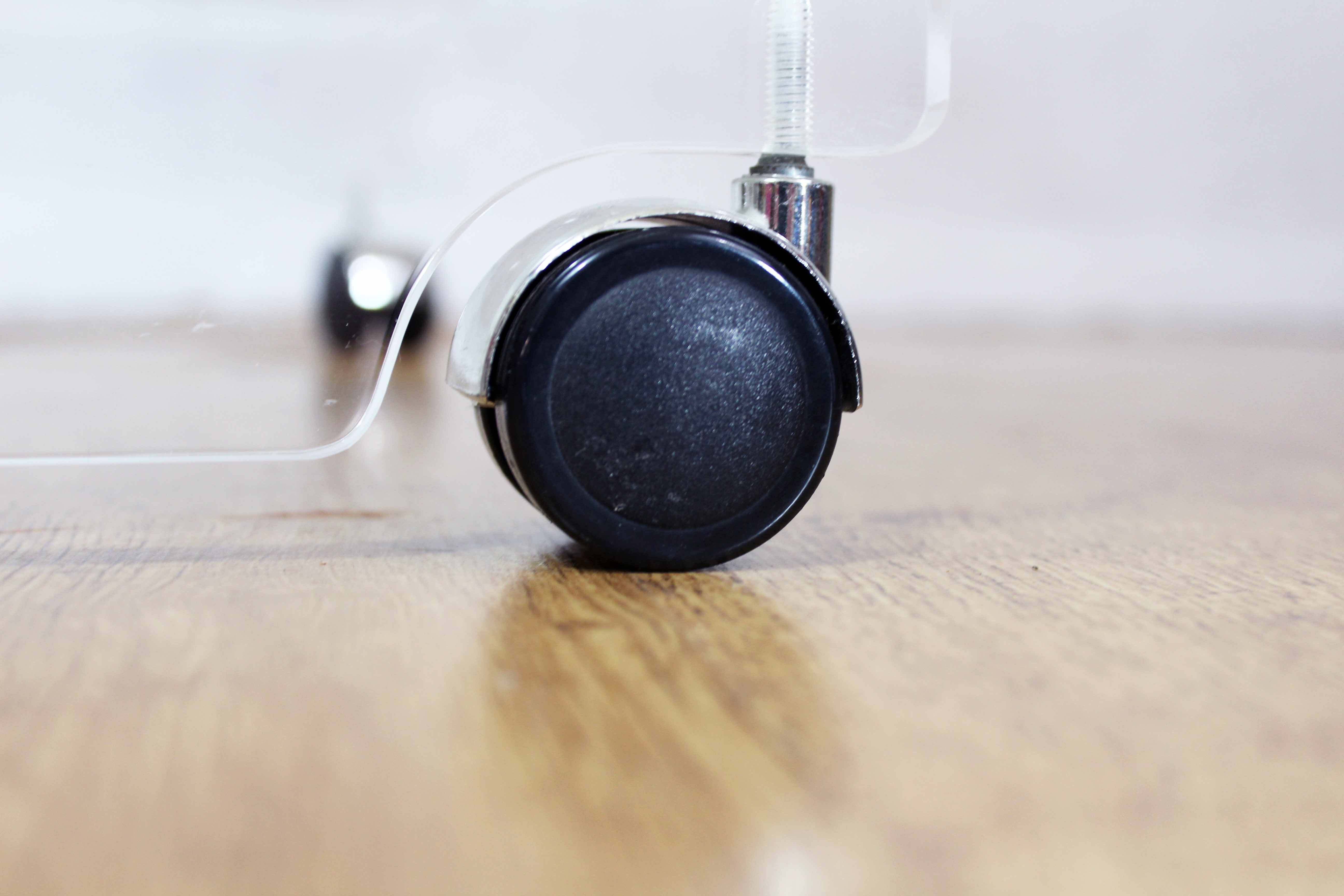 Storage cabinet or plexiglass tray