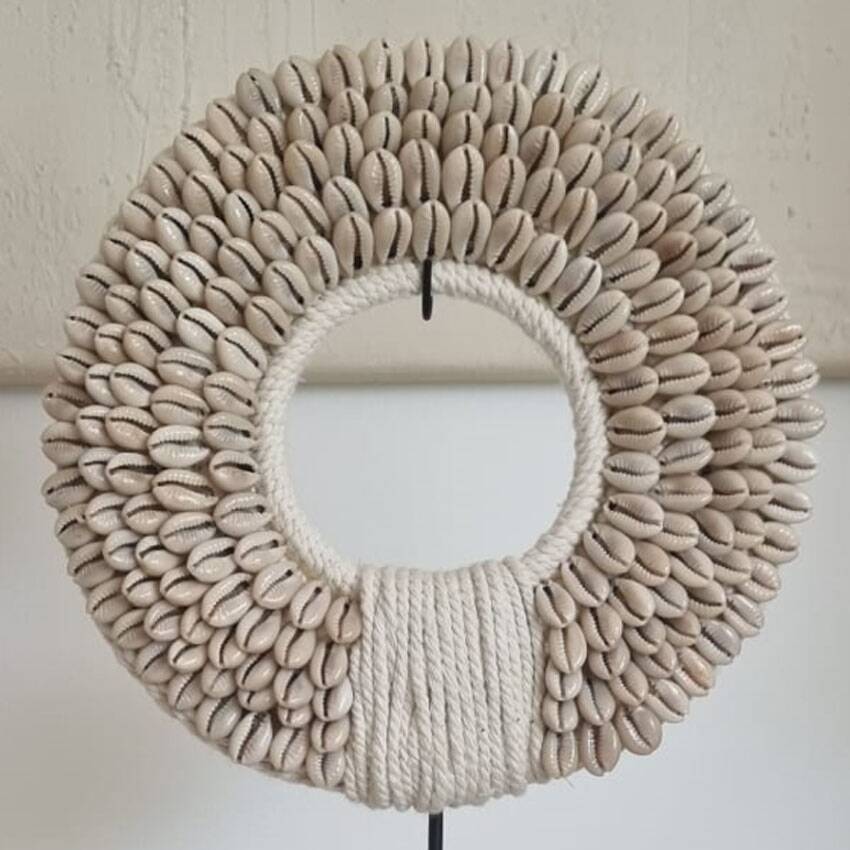 Decorative Papuan shell necklace