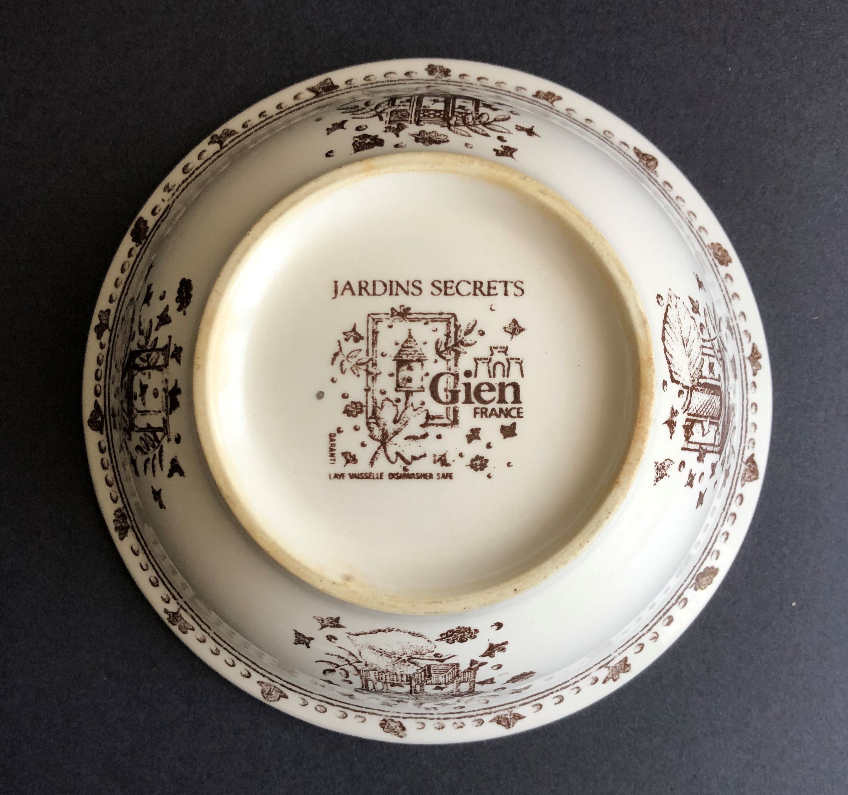 Pair of gien earthenware jattes