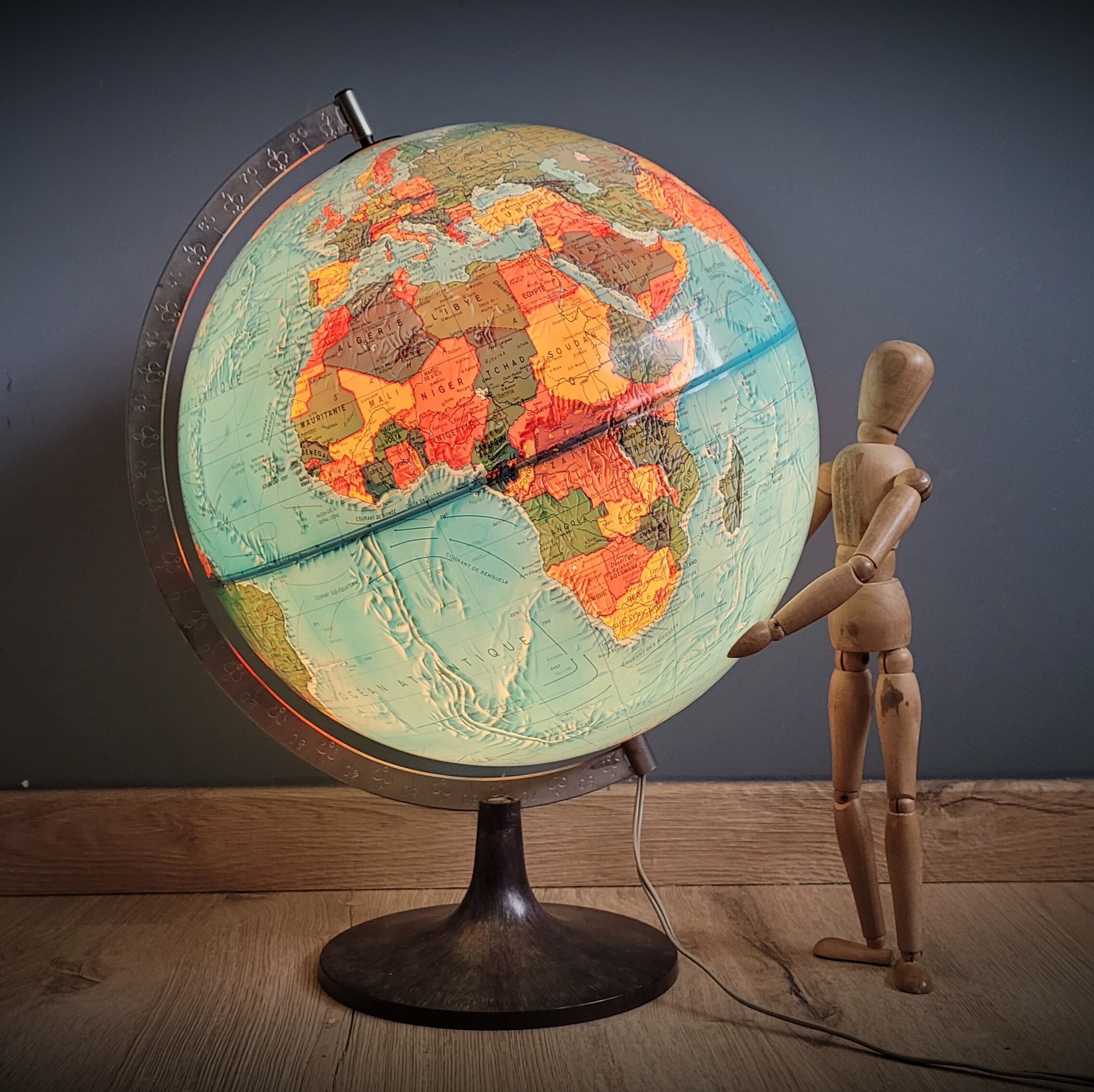 World map terrestrial 1983