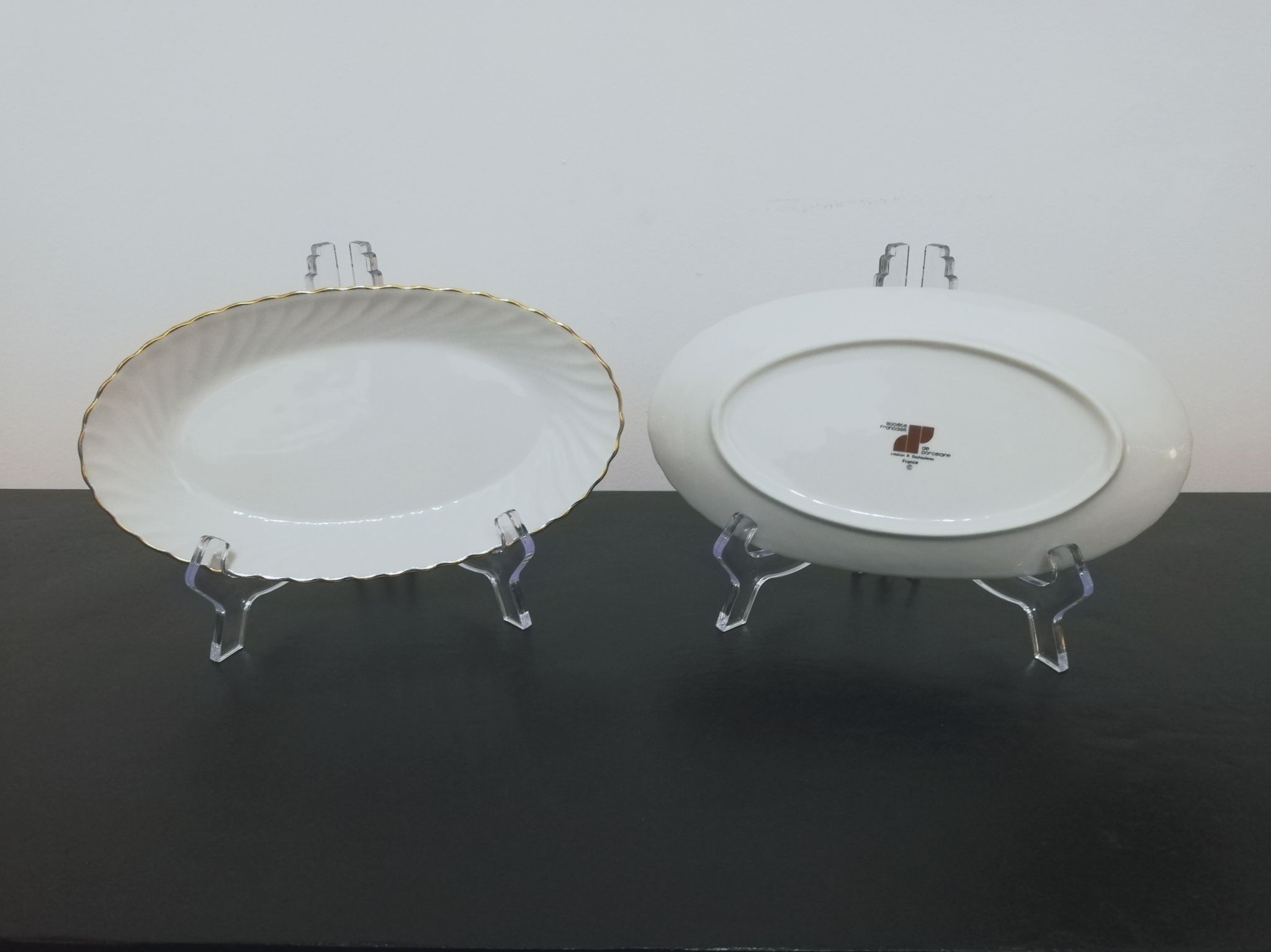 Two porcelain raviers signed Ph. Deshoulieres