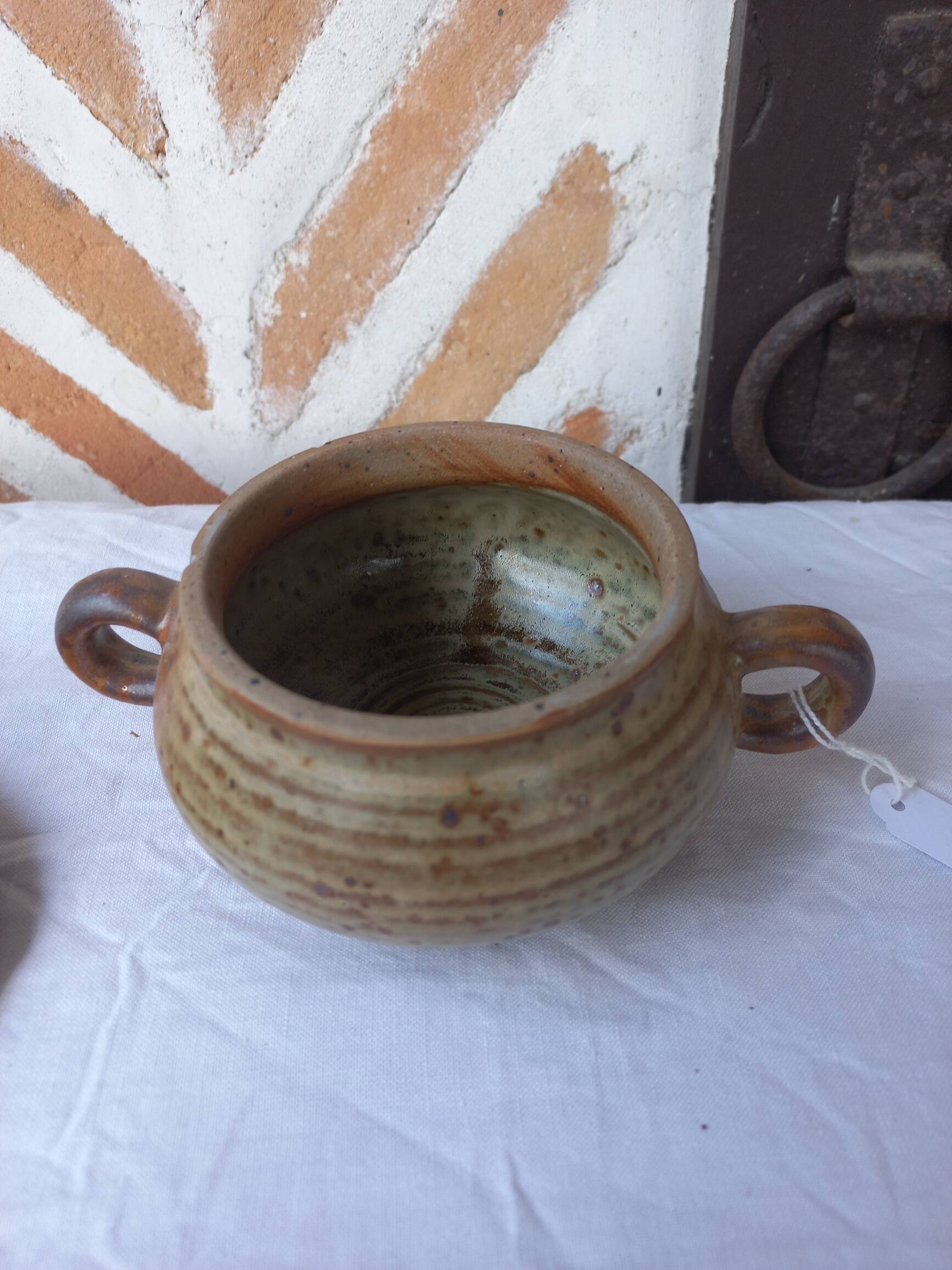 Enamelled stoneware candy box