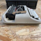 Underwood 319 typewriter made for Olivetti.