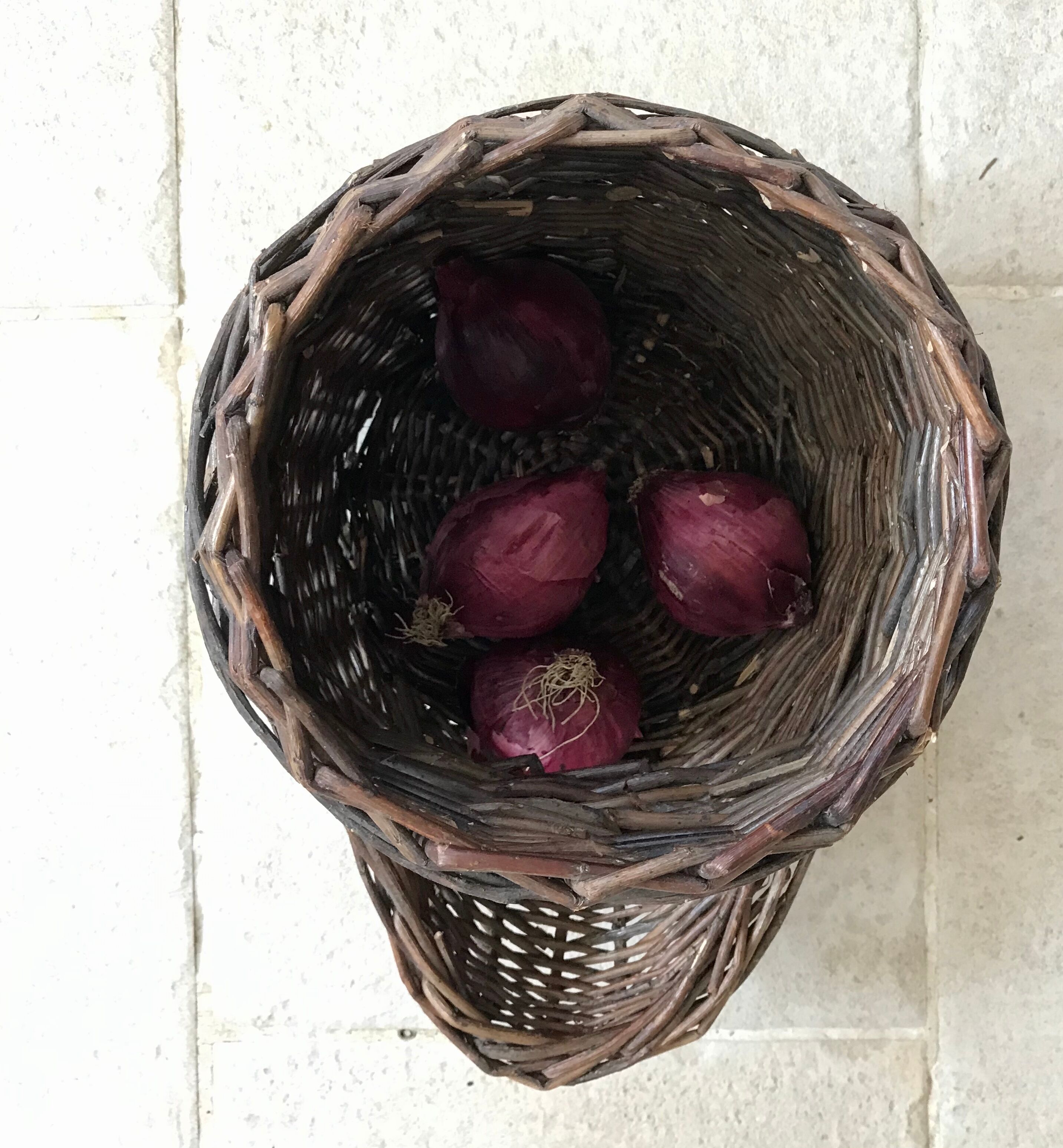 Panier en osier distributeur