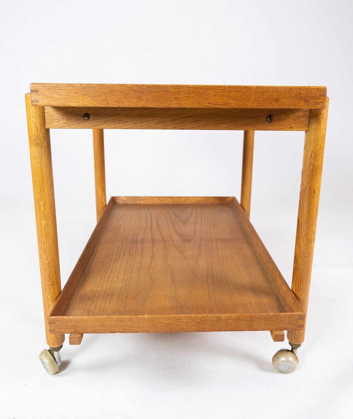 Bar table with extension in oak of danish design manufactured by Hundevad Furniture in the 1960