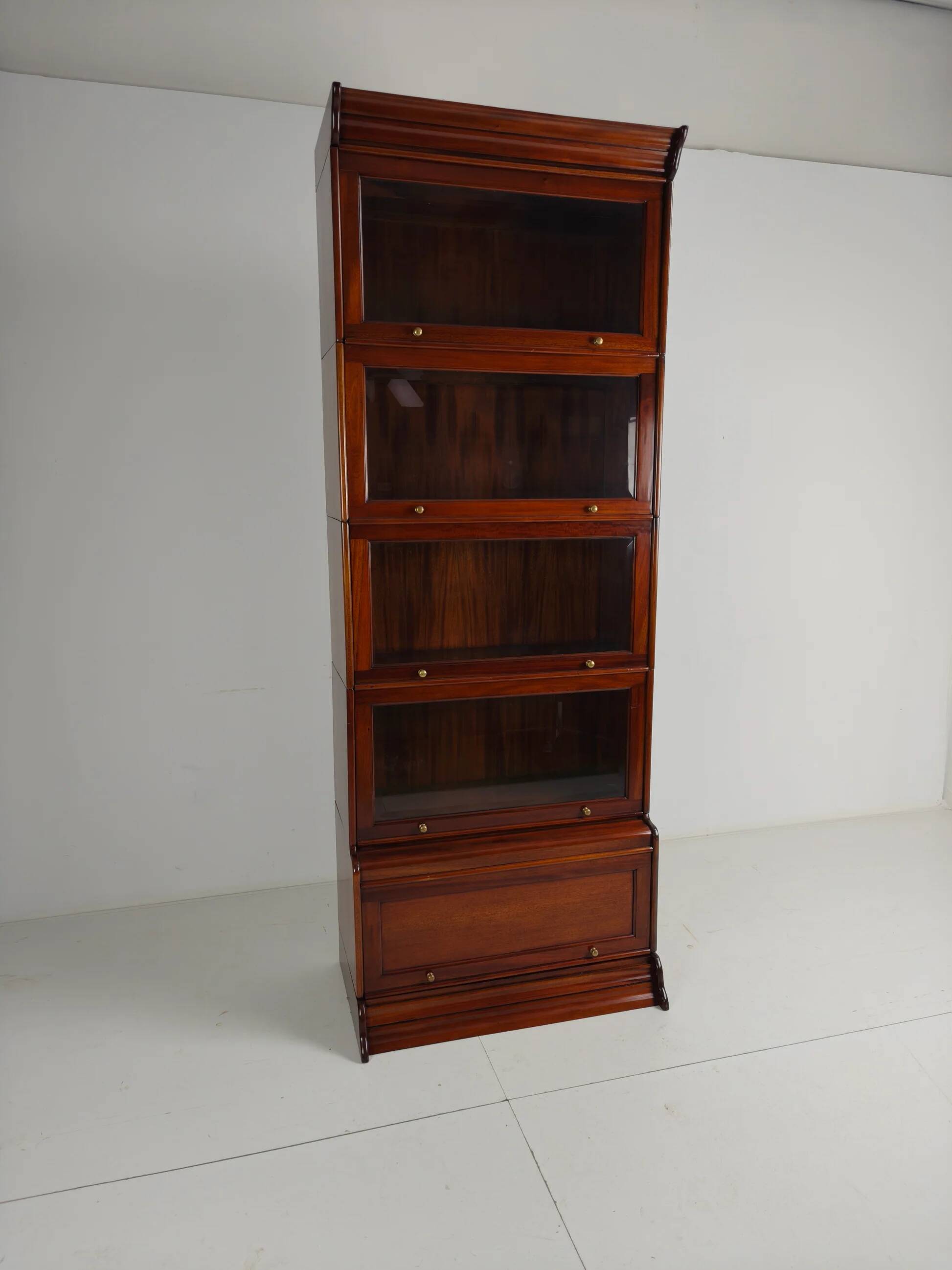 Bibliothèque de style Globe-Wernicke – acajou – verre biseauté