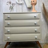 Dresser with compass feet