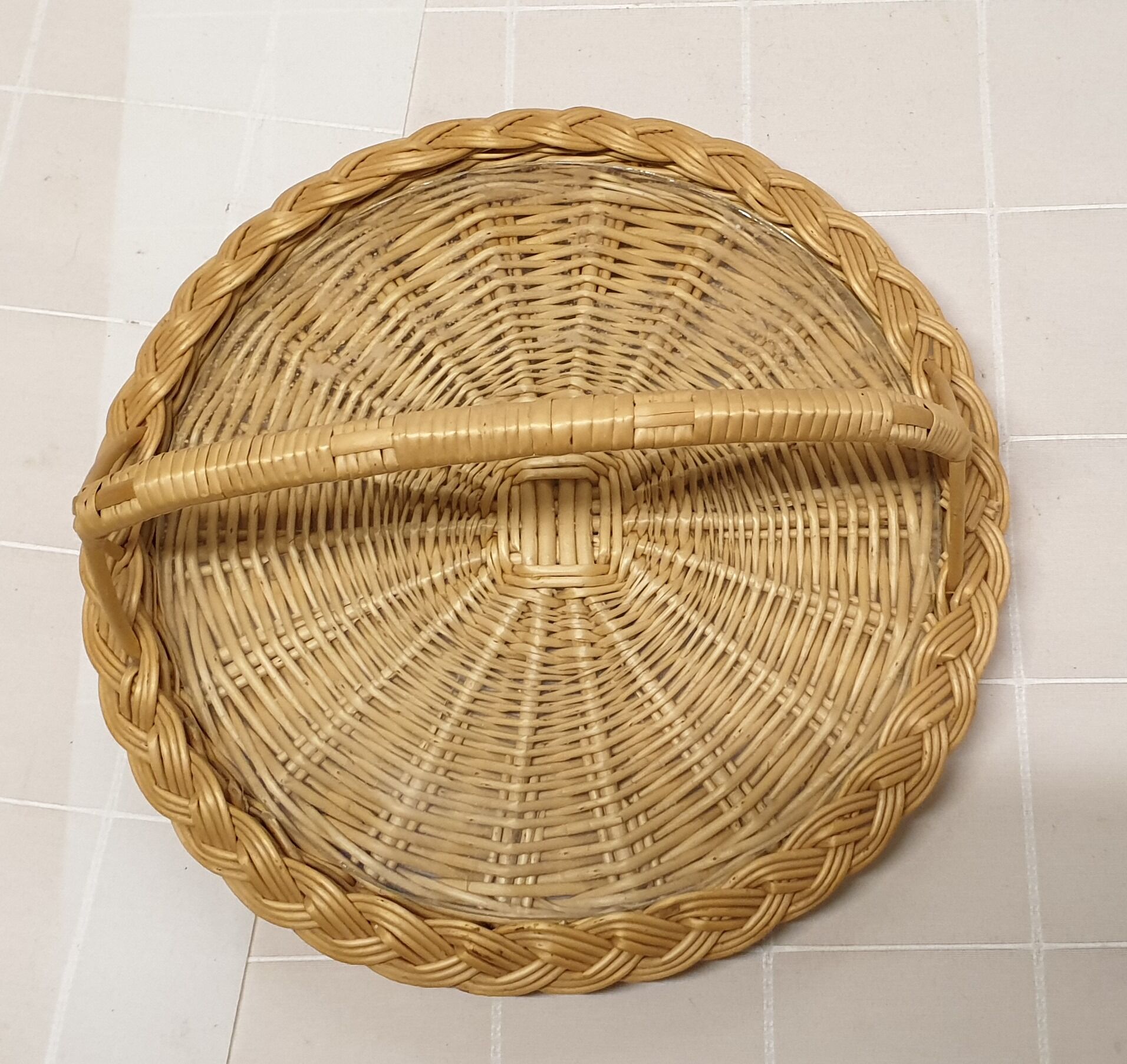 Vintage wicker pie dish