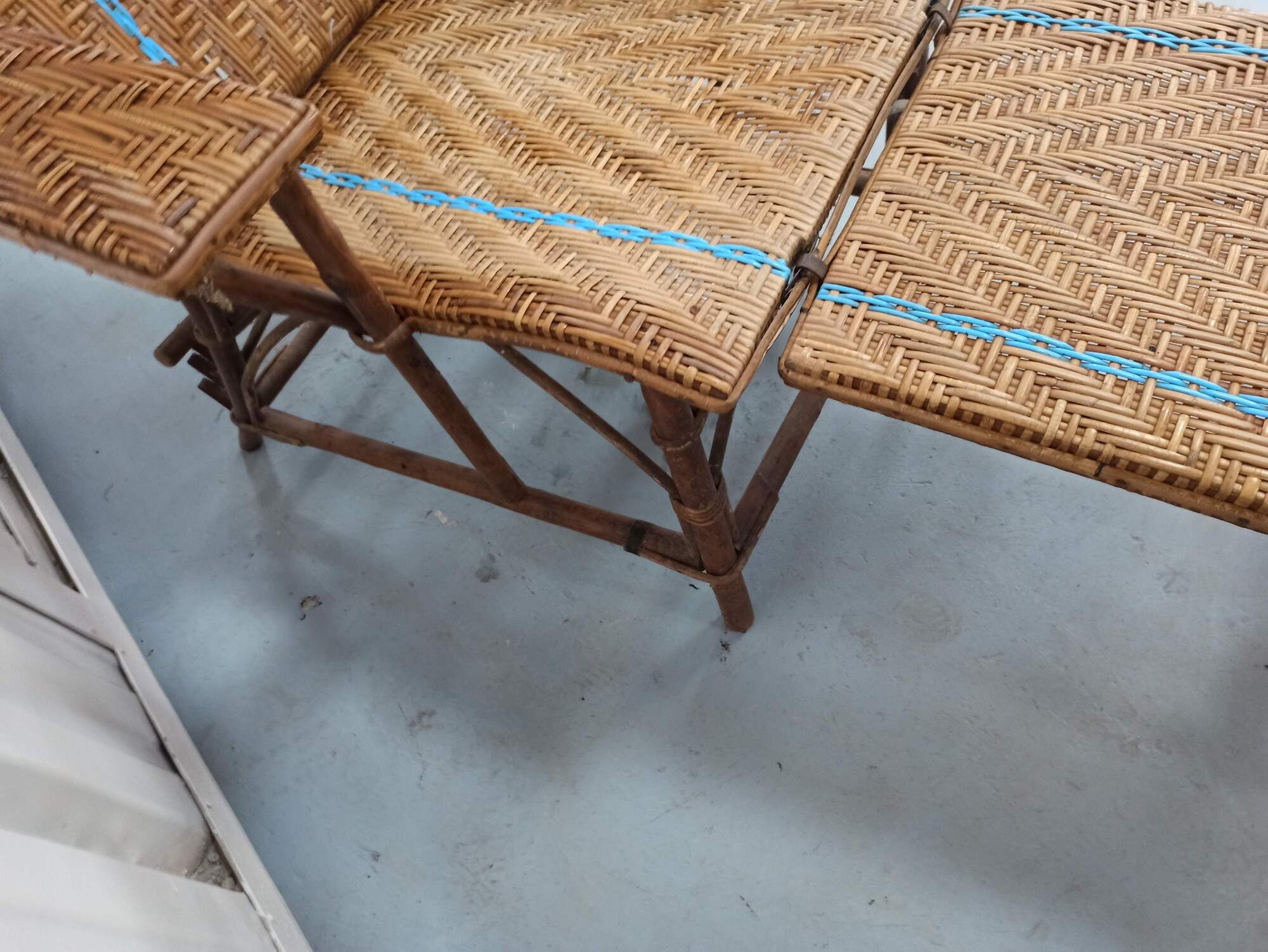 Armchair Sunbathing in wicker rattan wood lounger blue features