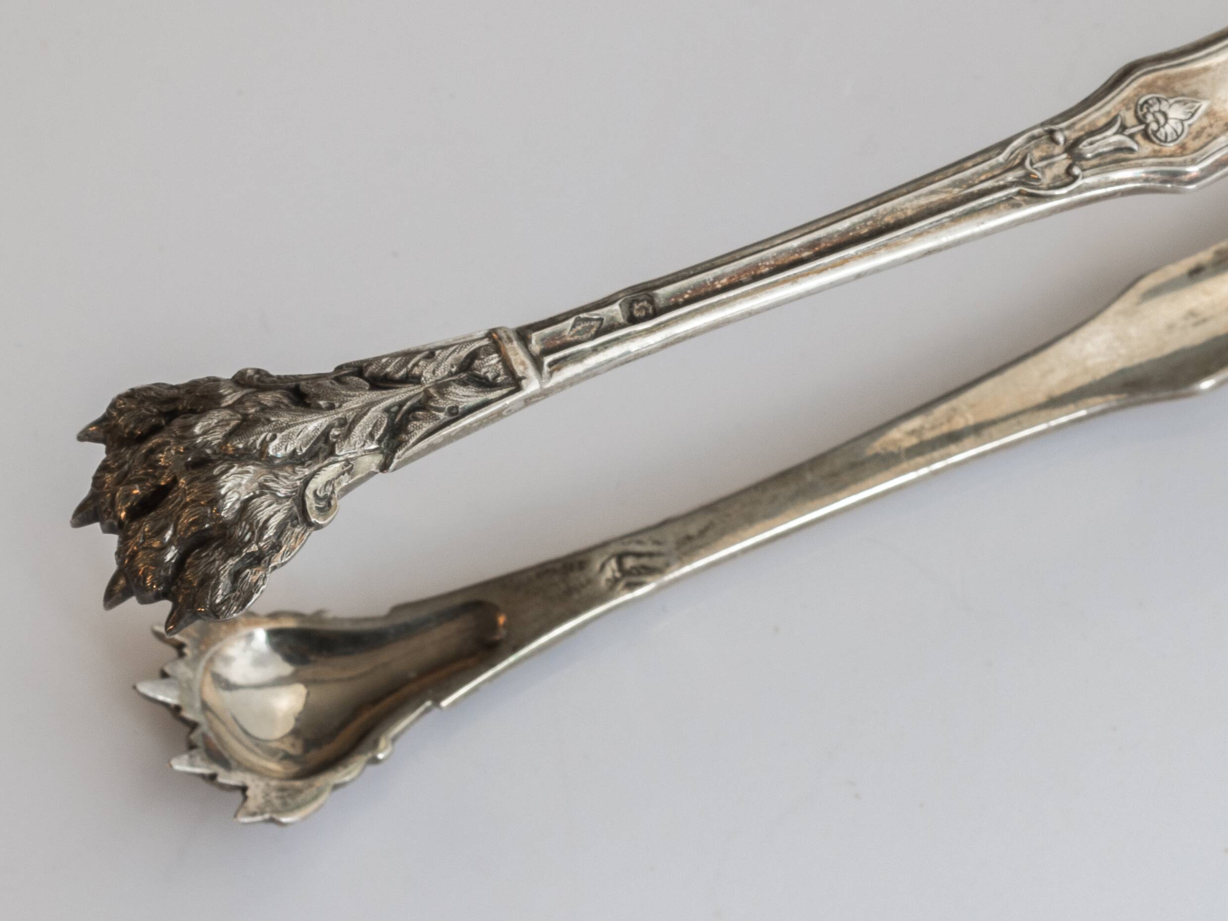 Solid silver sugar tongs, lion claws, Tallois and Mayence