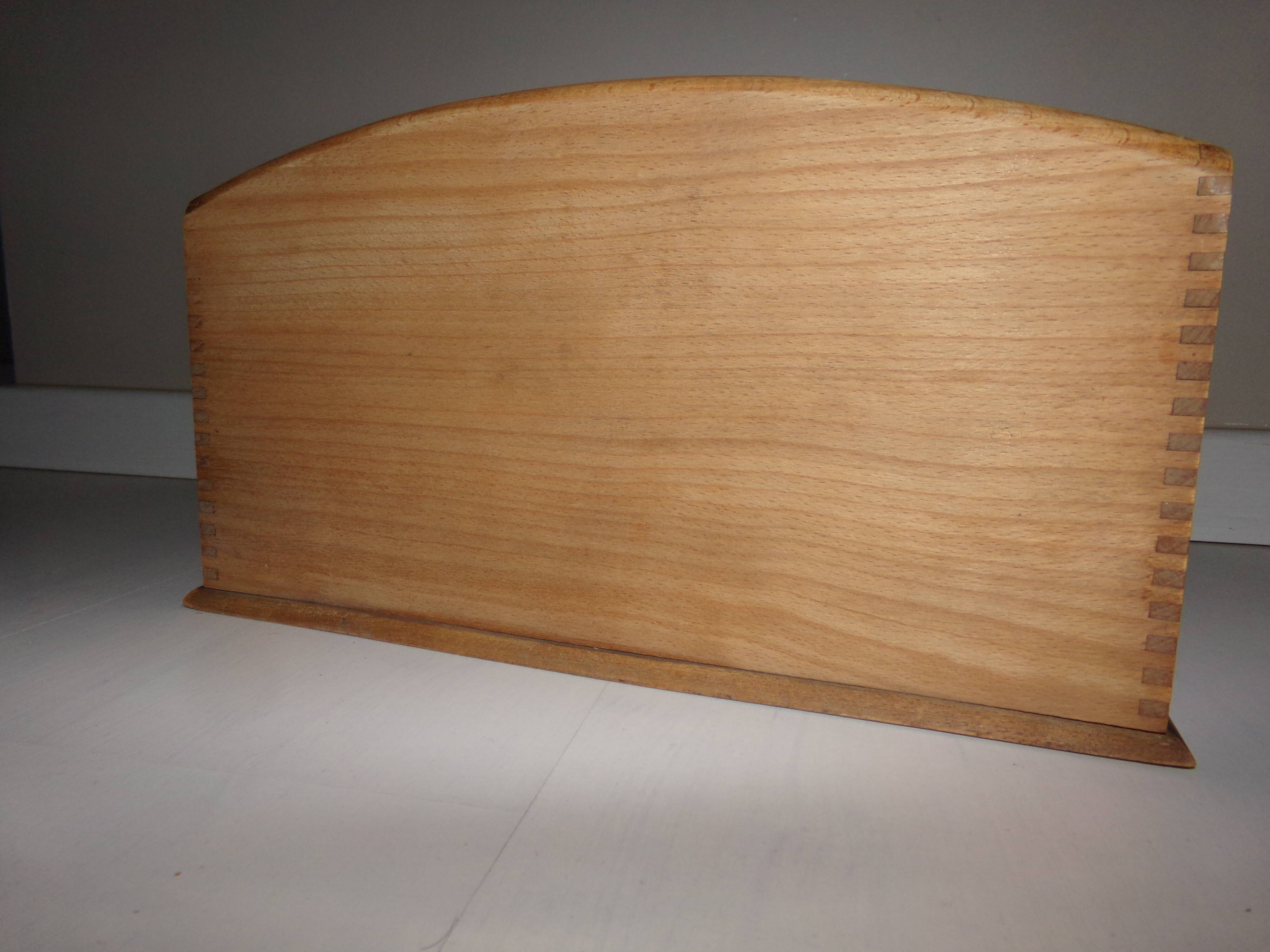 Blond wooden letter carriers