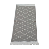 Grey and white bed downing carpet 73x139cm