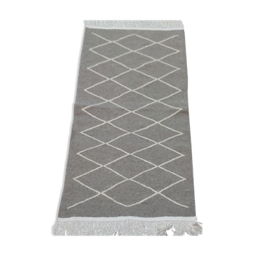 Tapis descente de lit gris et blanc 73x139cm