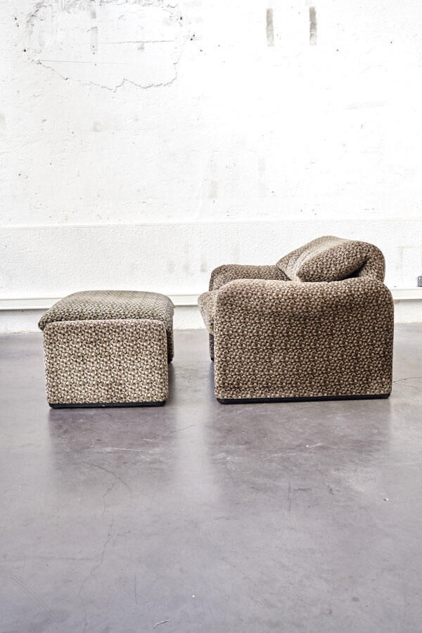 Fauteuil maralunga avec ottoman