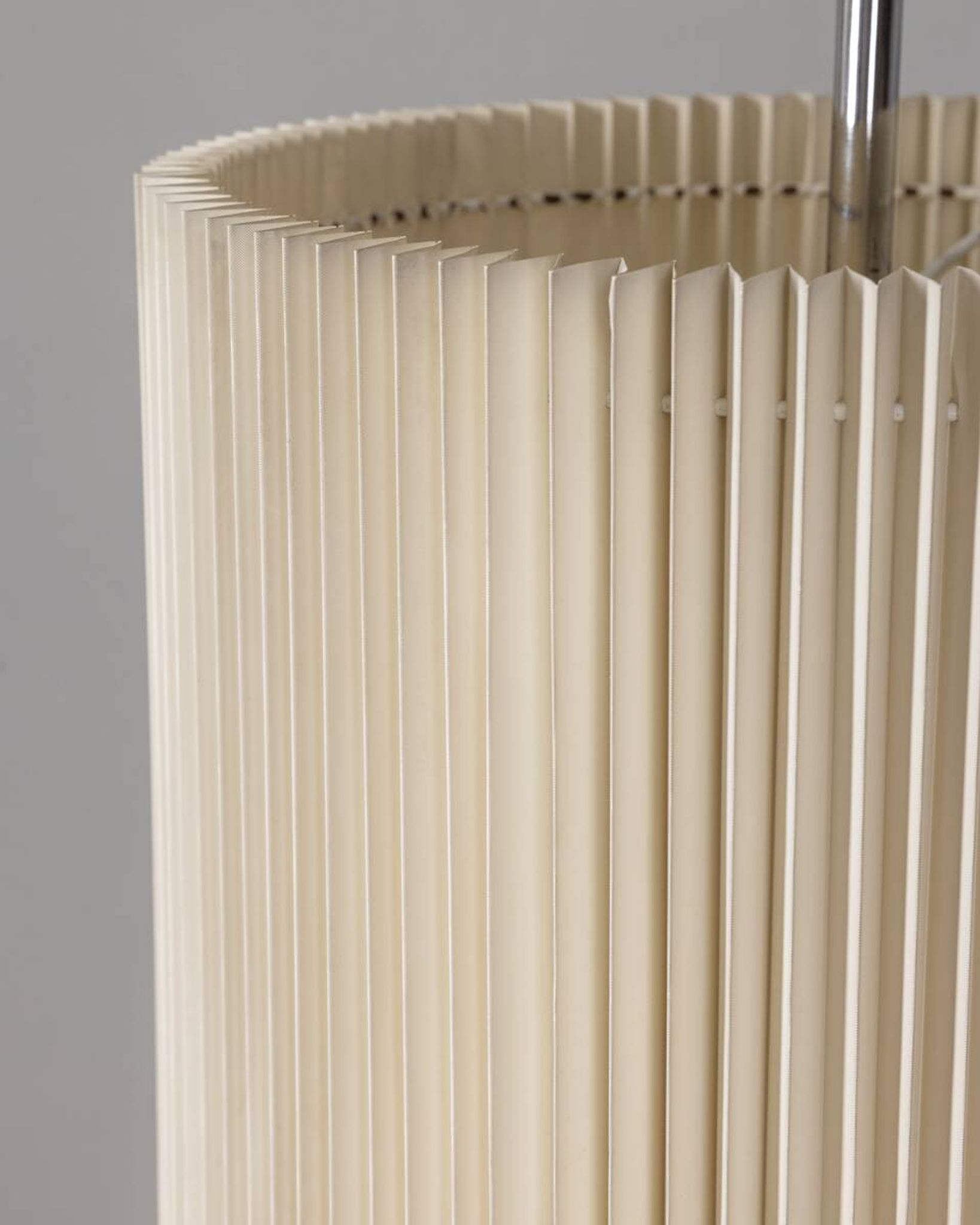 Vintage 1960s floor lamp in metal and pleated shade Italian design