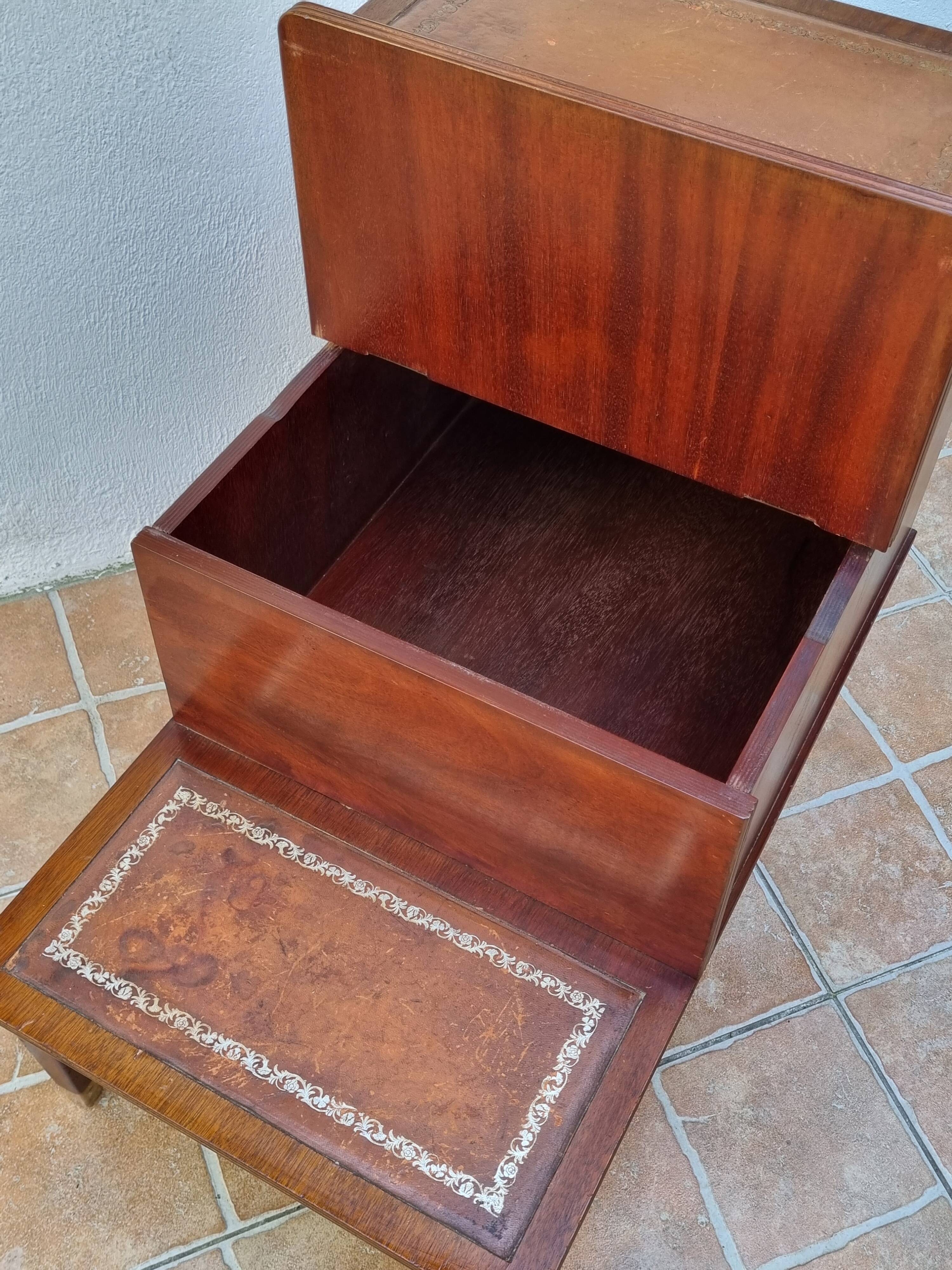 Escalier bibliothèque vintage style anglais, coffre, bois et cuir, 67 cm