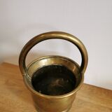Pot en laiton avec anse