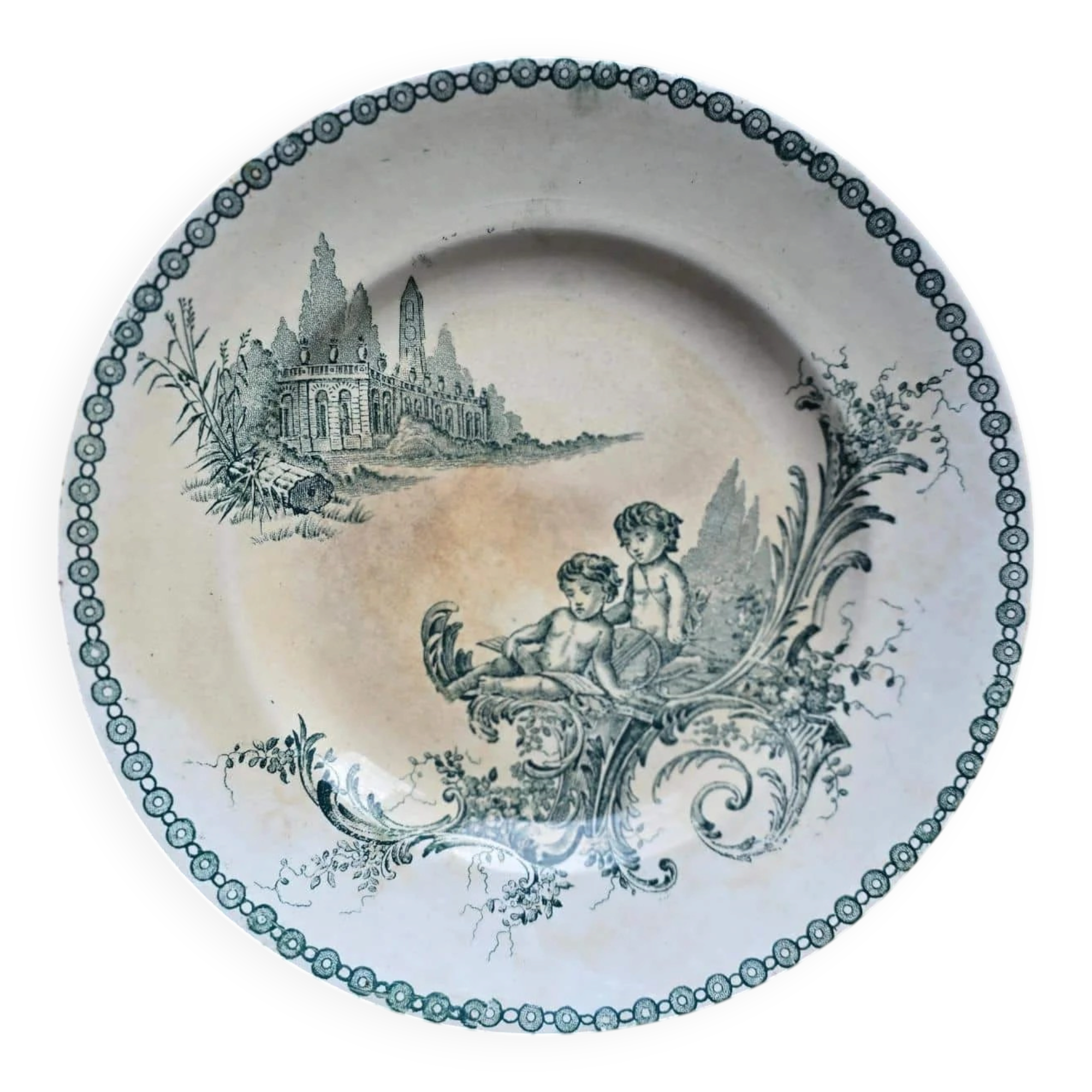 Assiette semi-creuse, Modèle Trianon, Chérubins verts