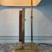 Lampe de table en laiton, plaque de bois laqué et doré chine vers 1980