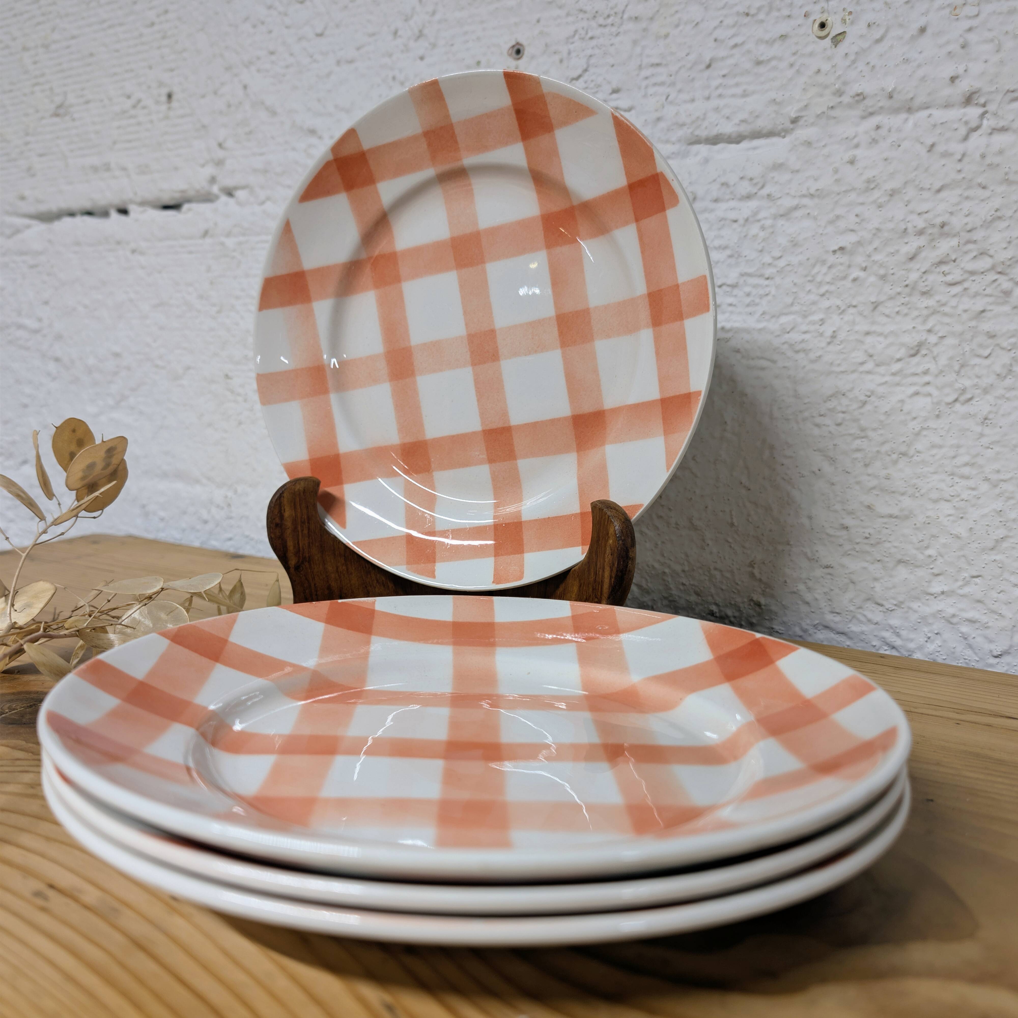 Moulin des Loups & Hamage plate - tablecloth model