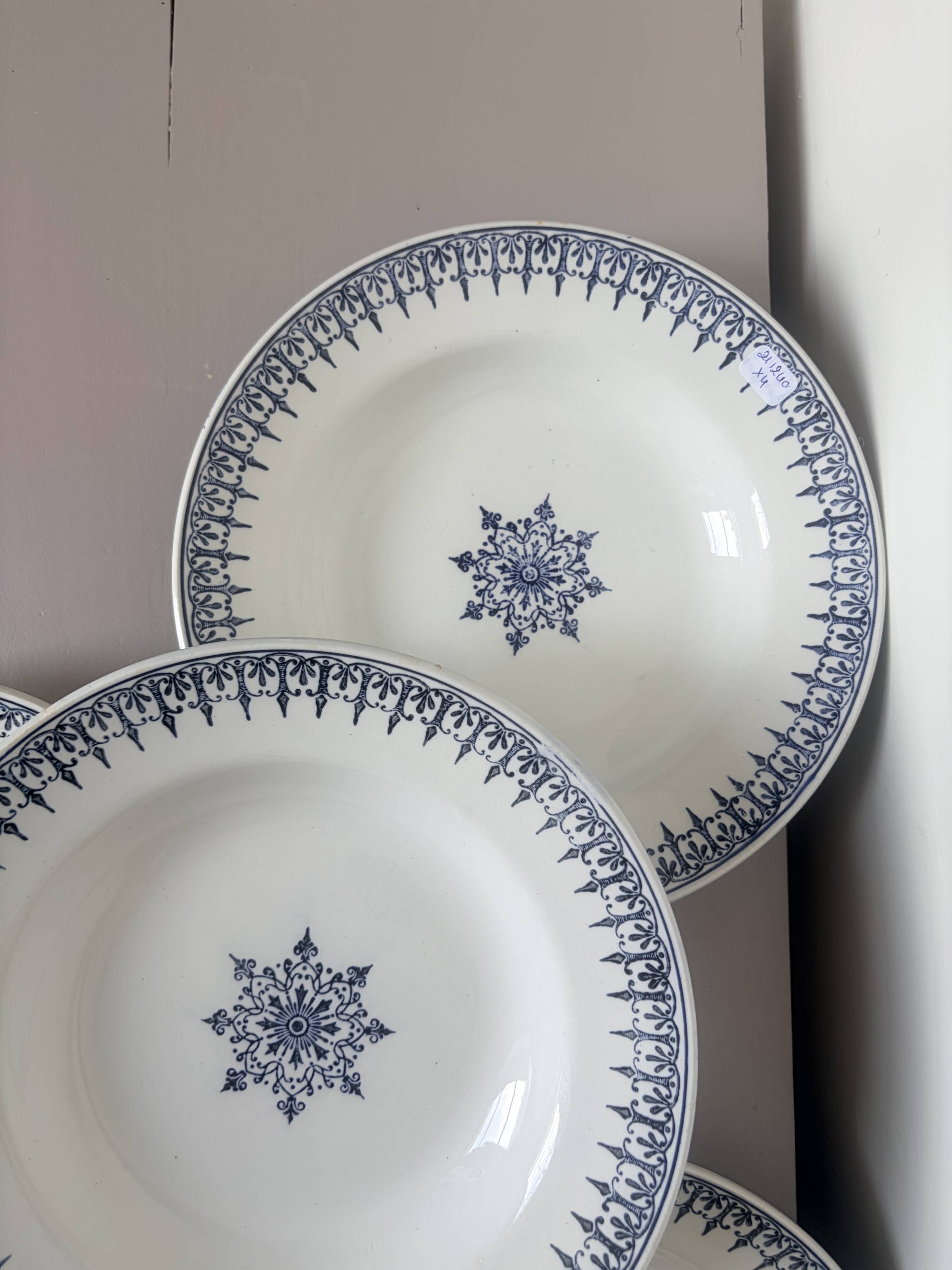 4 deep plates from St Amand model Primax 211240