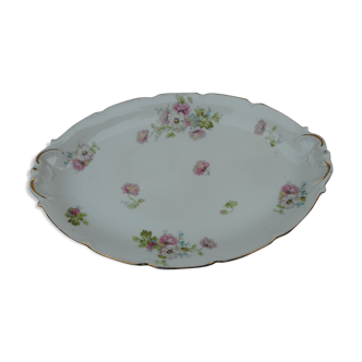 Plat en porcelaine à décor de fleurs