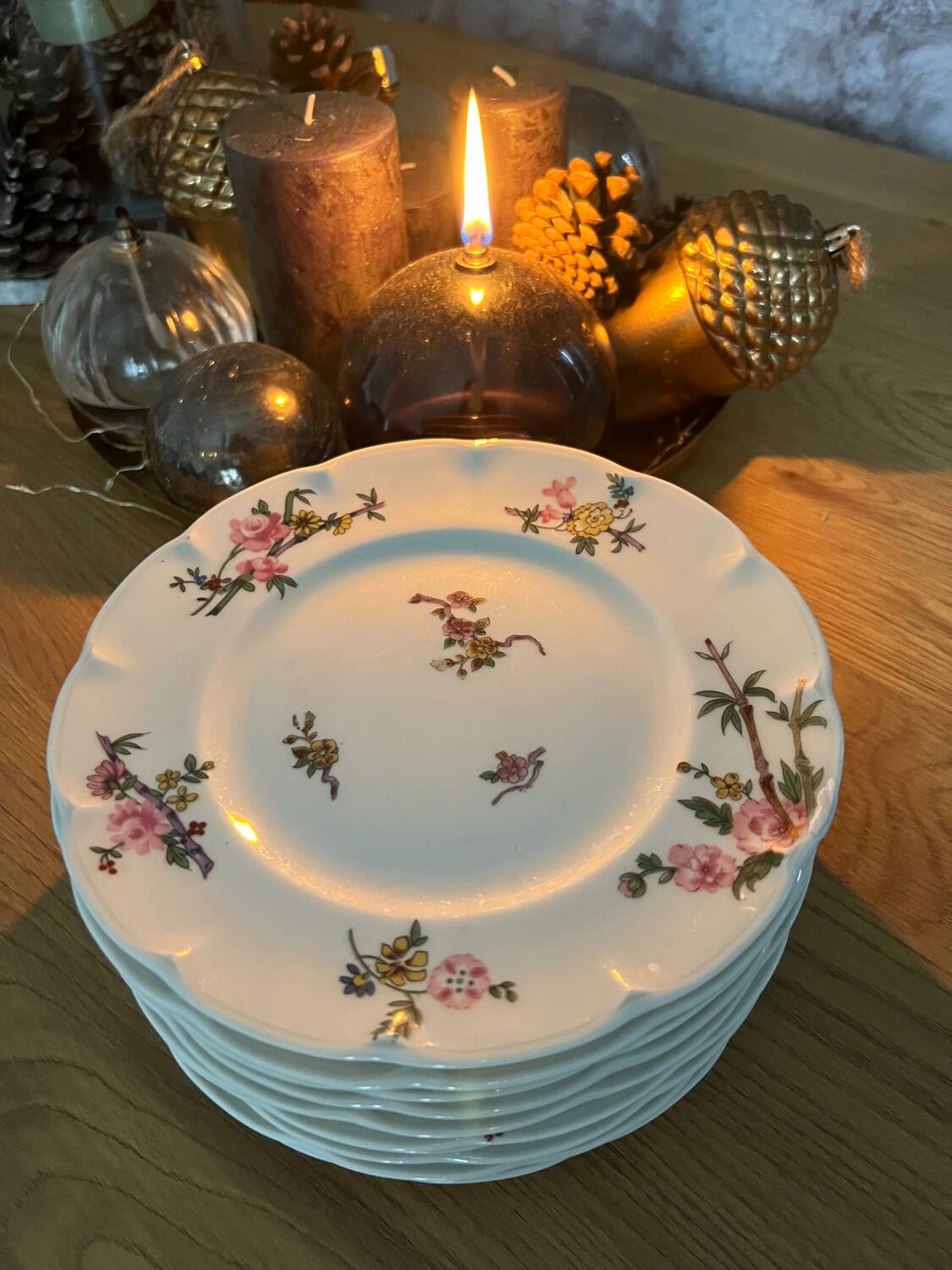 Limoges porcelain service composed of 10 plates and a dish