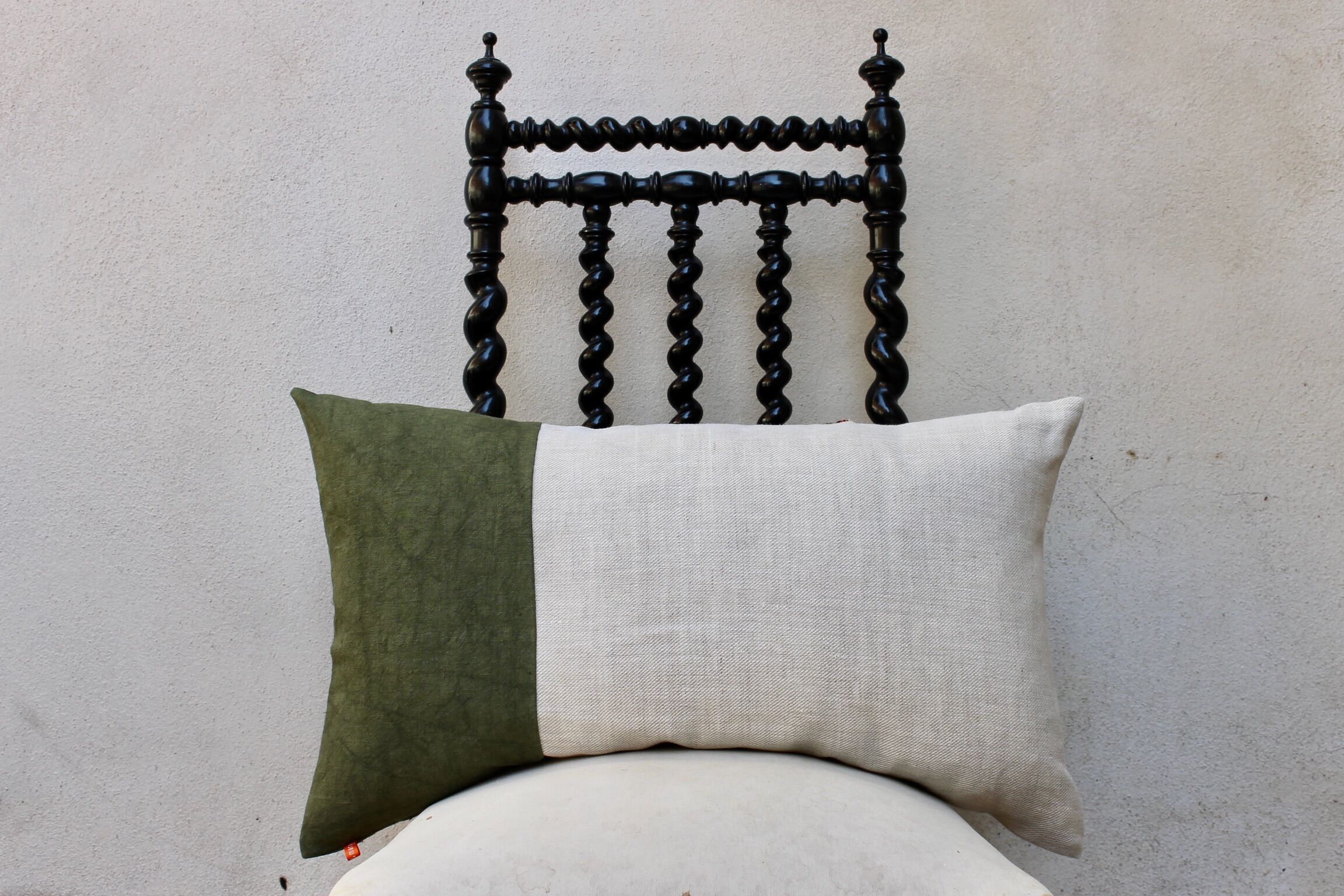 Upcycled cushion "khaki green" - 40x60cm - linen & hemp & canvas