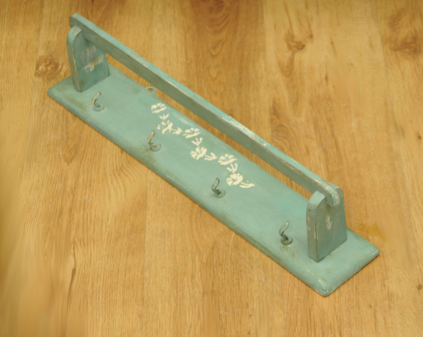 Shabby chic shelf, scandinavian design