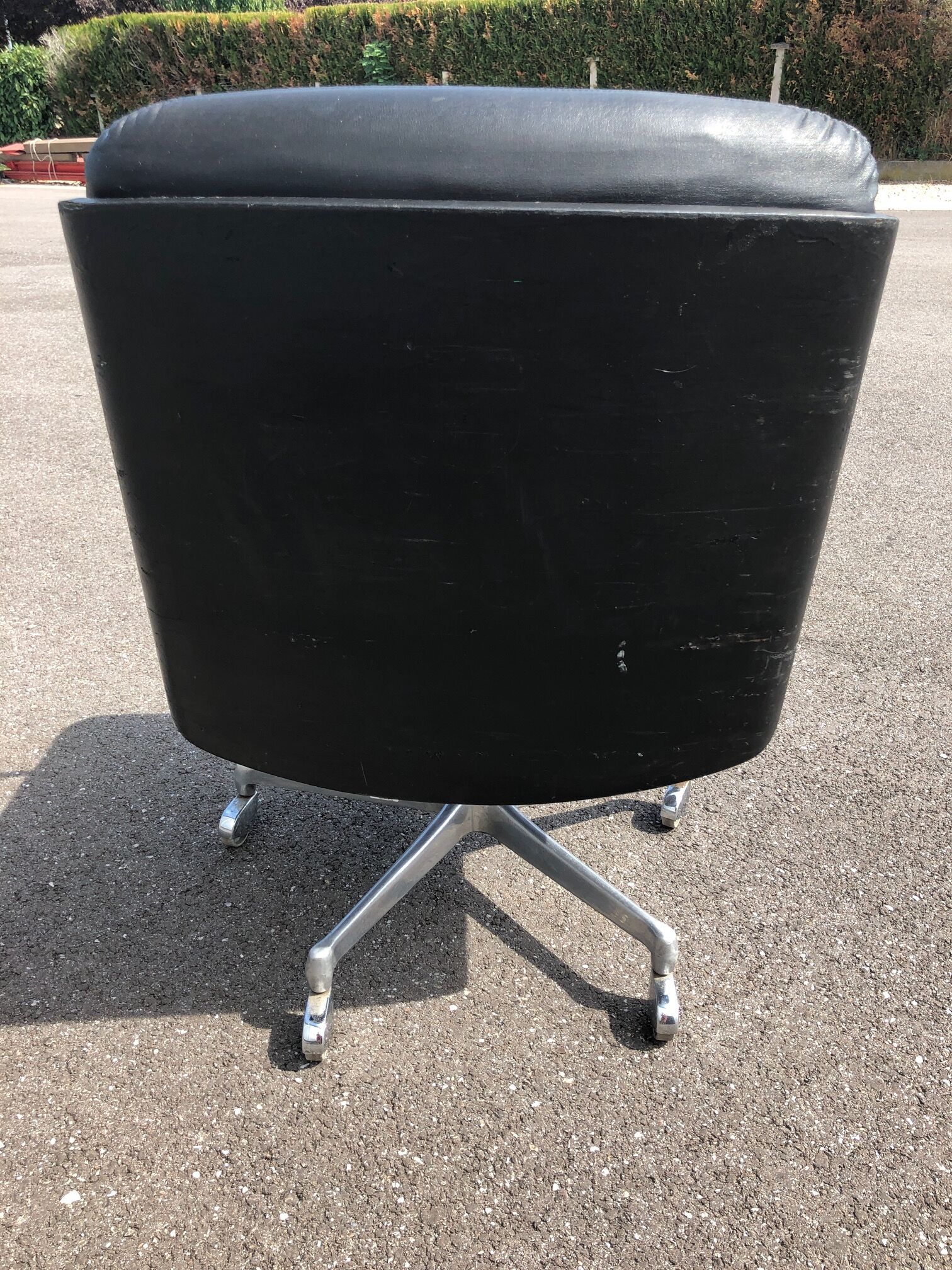 P128 office chair edited by tecno italy