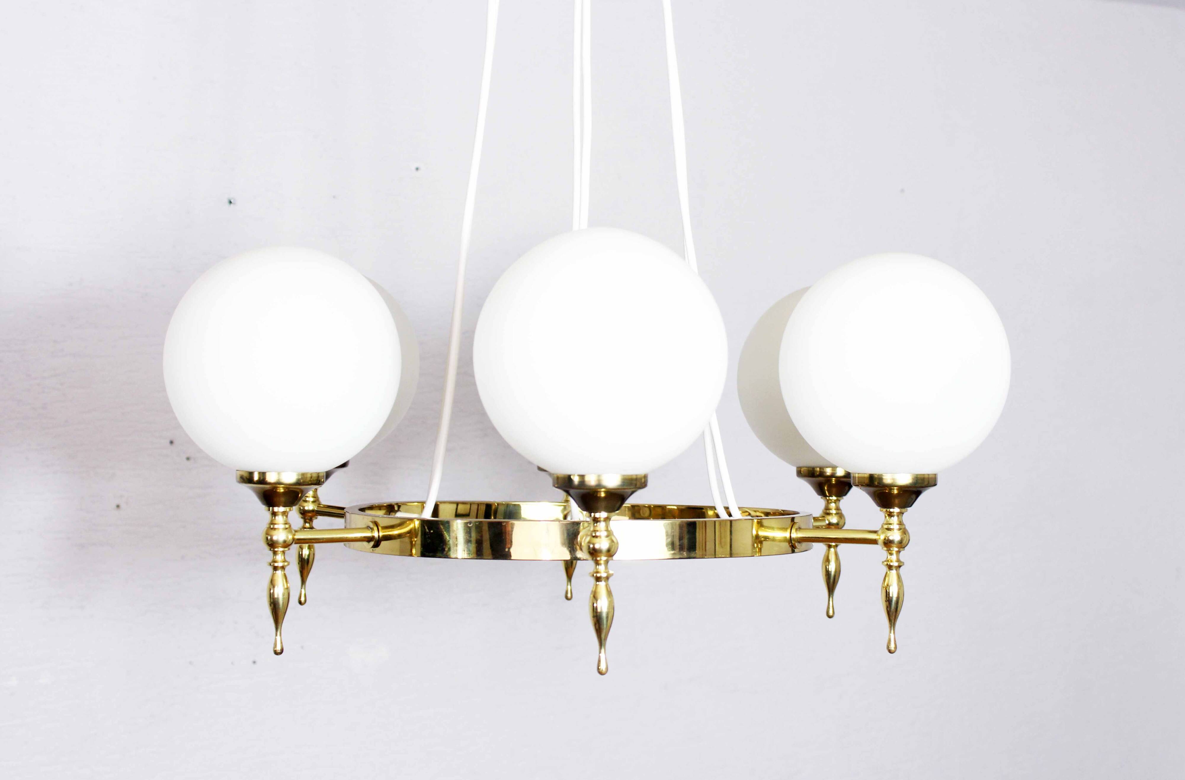 Lustre en laiton années 70