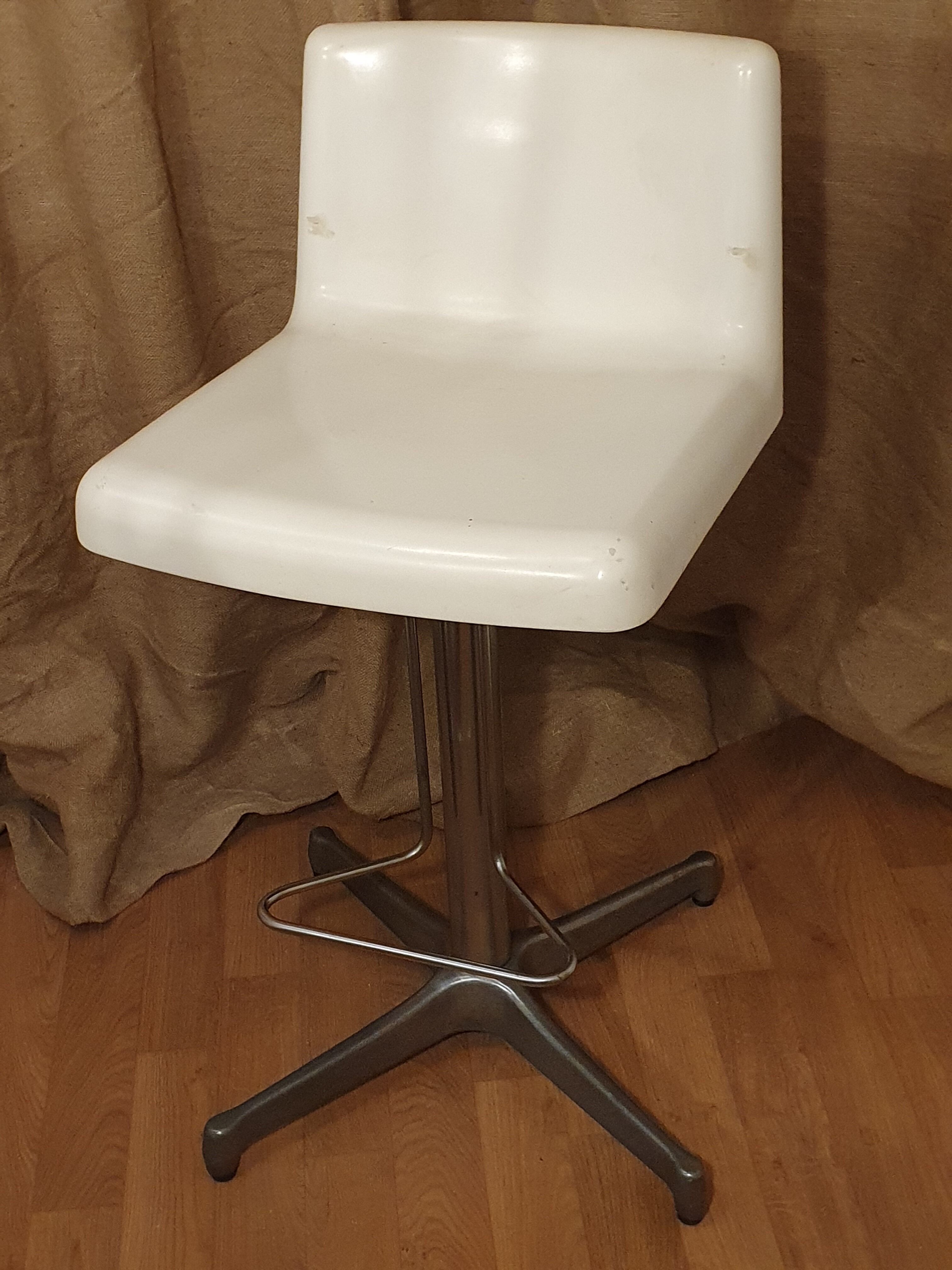 Bar or workshop high chair 80s