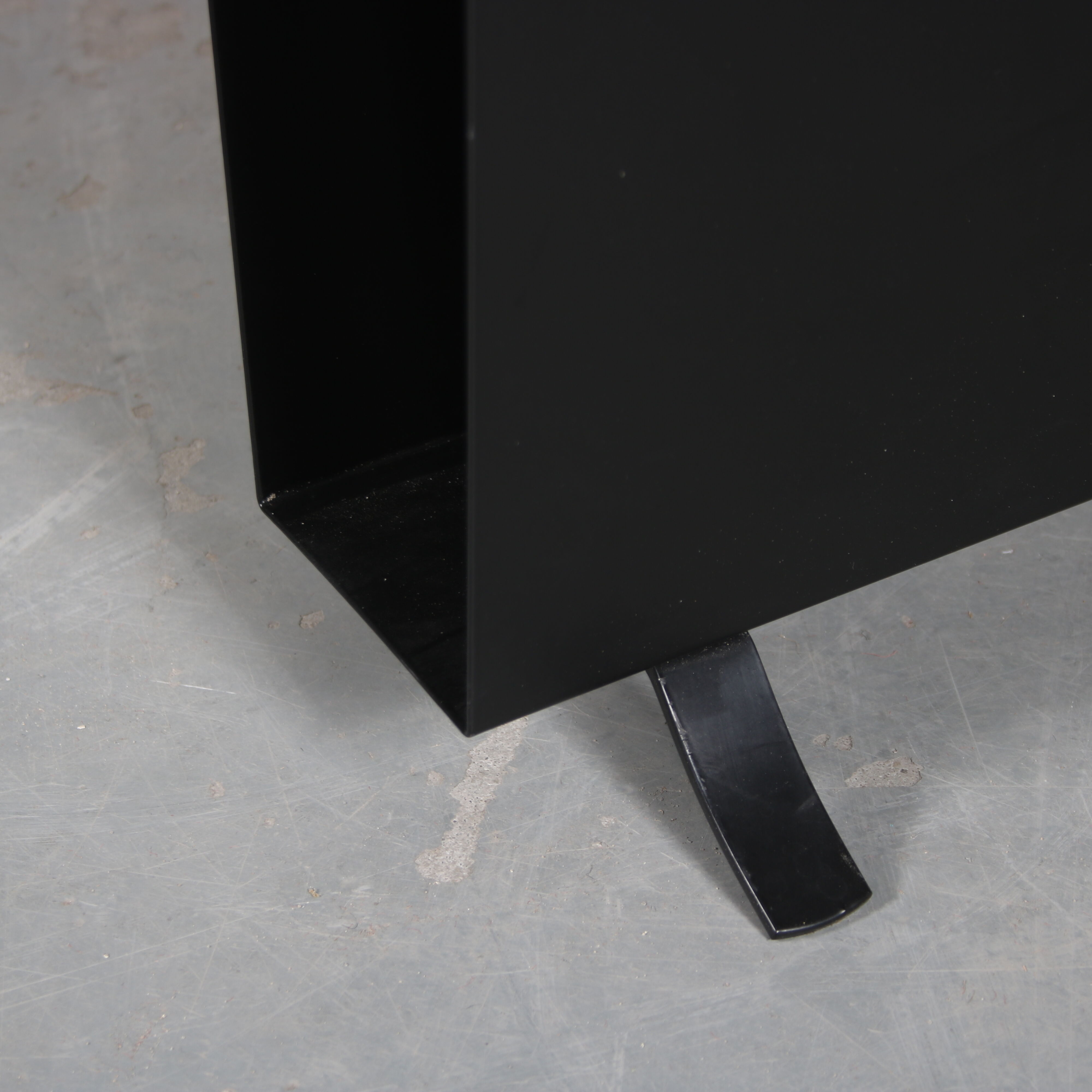 1950s Recent edition magazine rack by W.H. Gispen for Dutch Originals, Netherlands