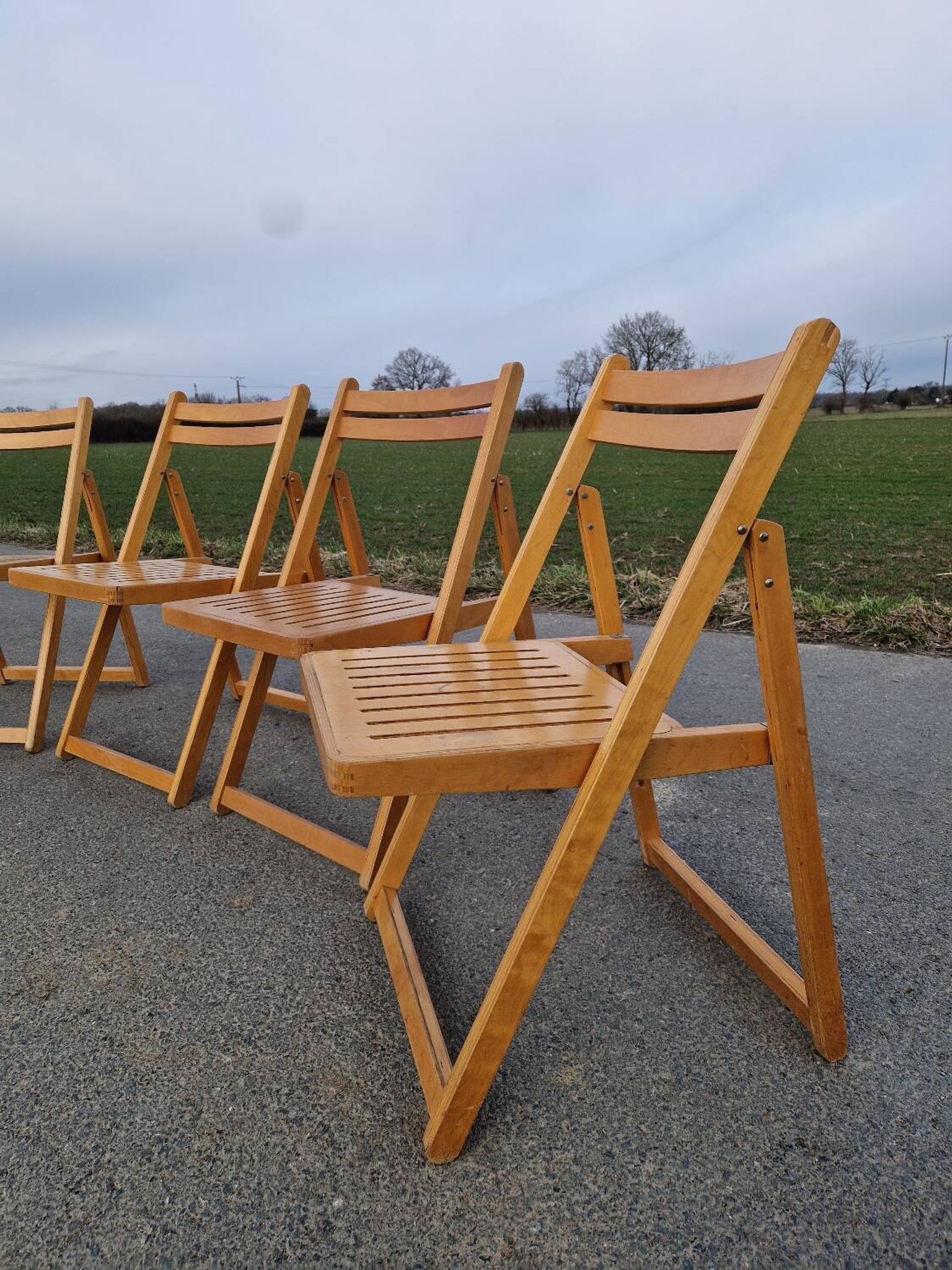 Set of 4 Folding Chairs in Wood and Plywood