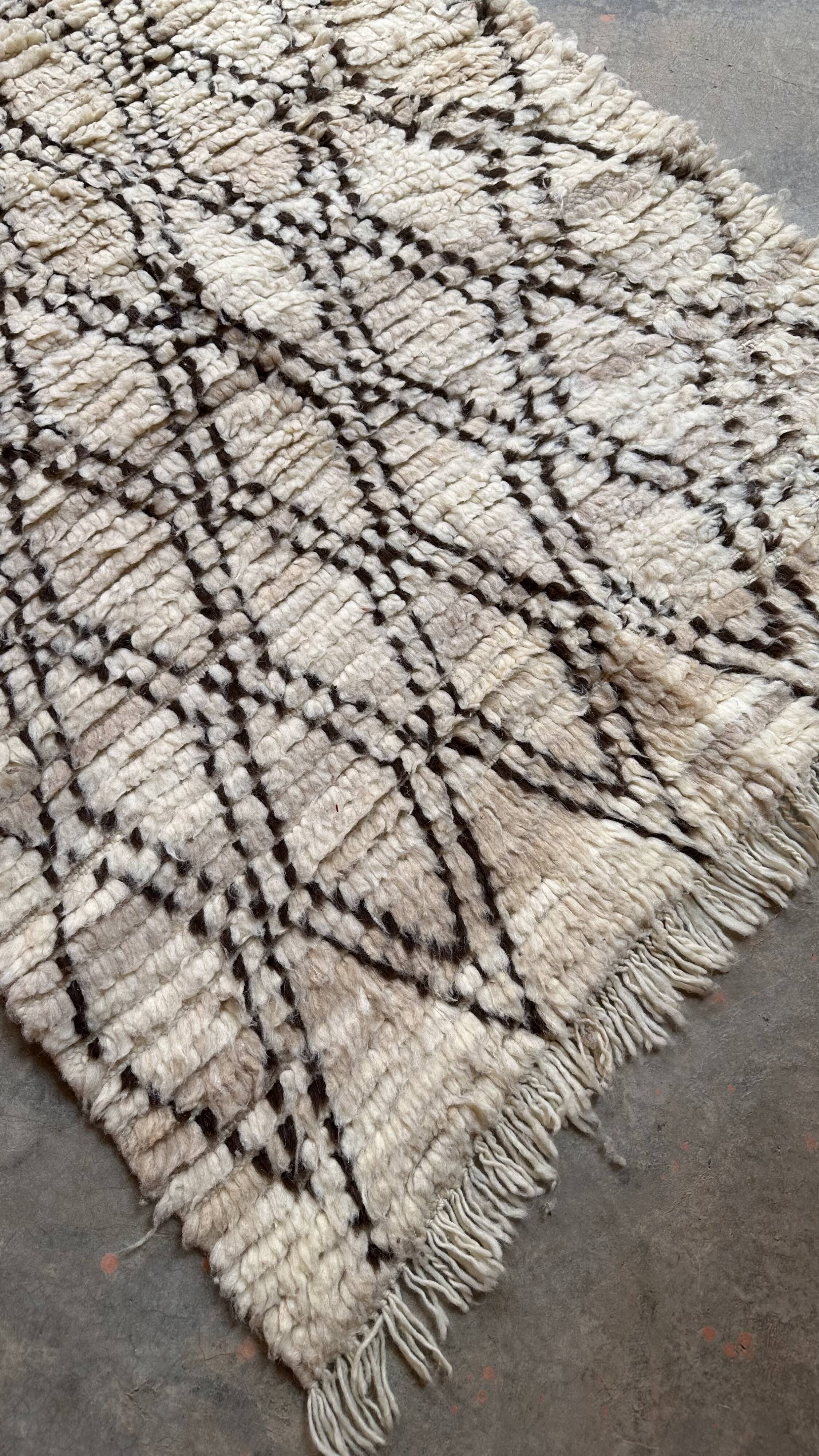 Azilal white Berber rug - 220 x 96 cm.