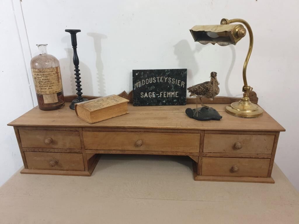 Trade furniture - Office furniture