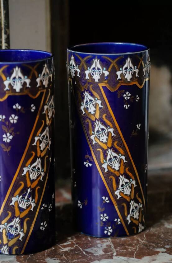 Pair of Art Nouveau vases in Lunéville porcelain - Floral motifs in gilded relief