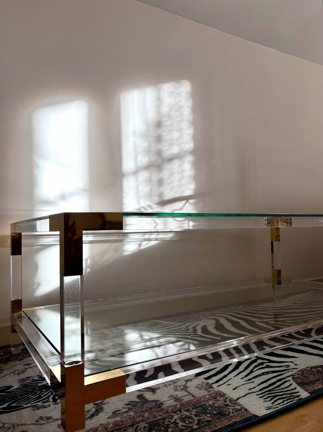 Italian coffee table Fabian, glass, plexiglass and brass, 1970-80.