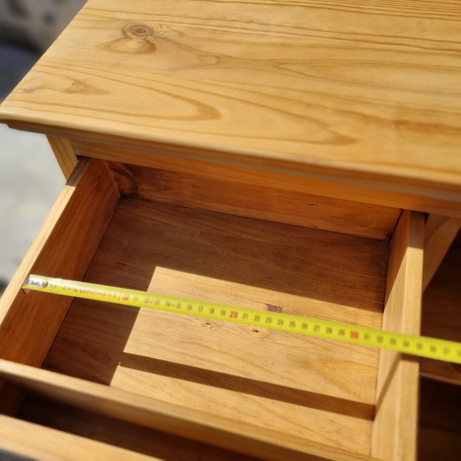Grain merchant-style furniture with 6 drawers and a cupboard.