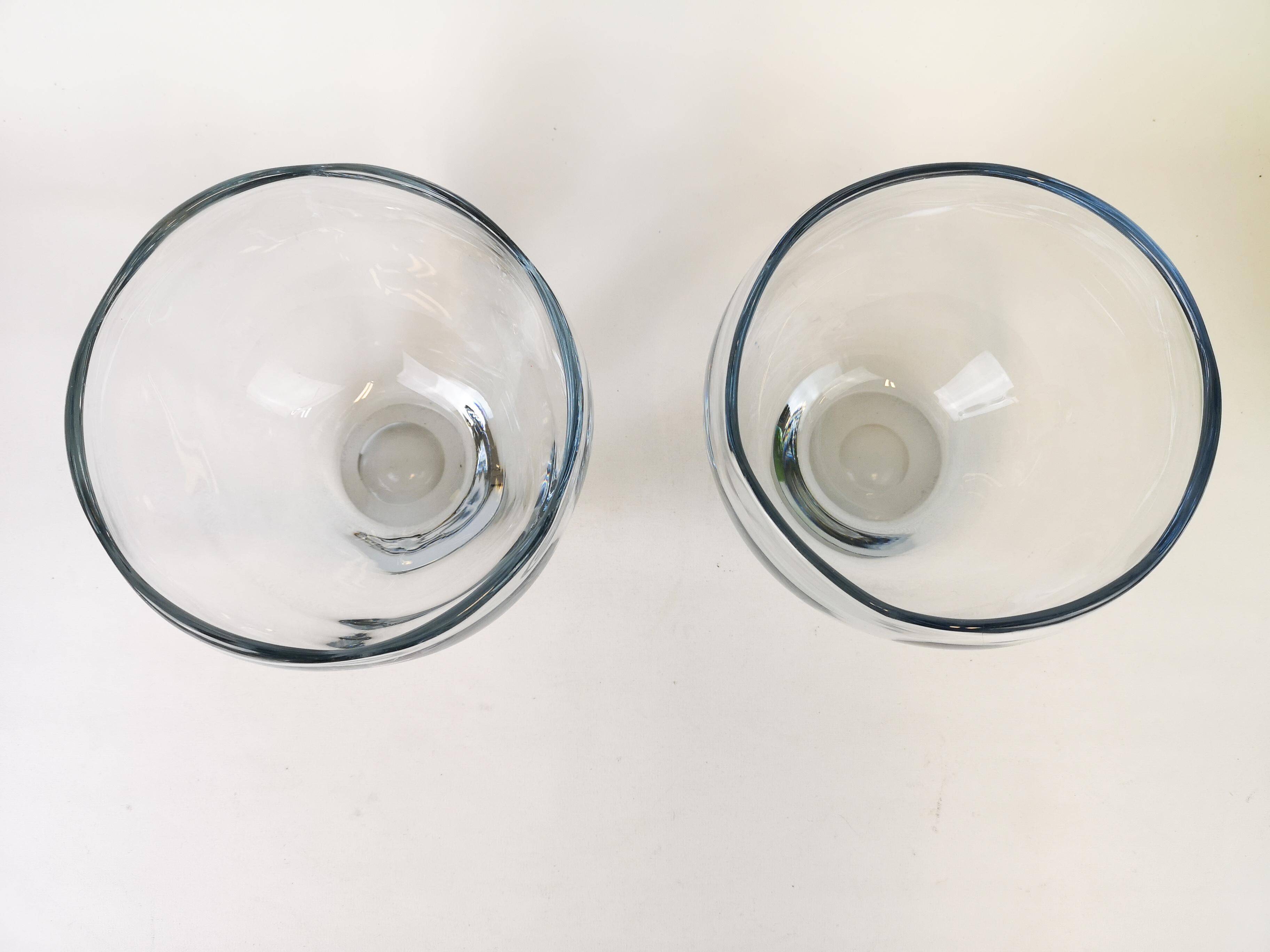 Modern set of 2 crystal bowls by Asta Strömberg, Sweden, 1950s.