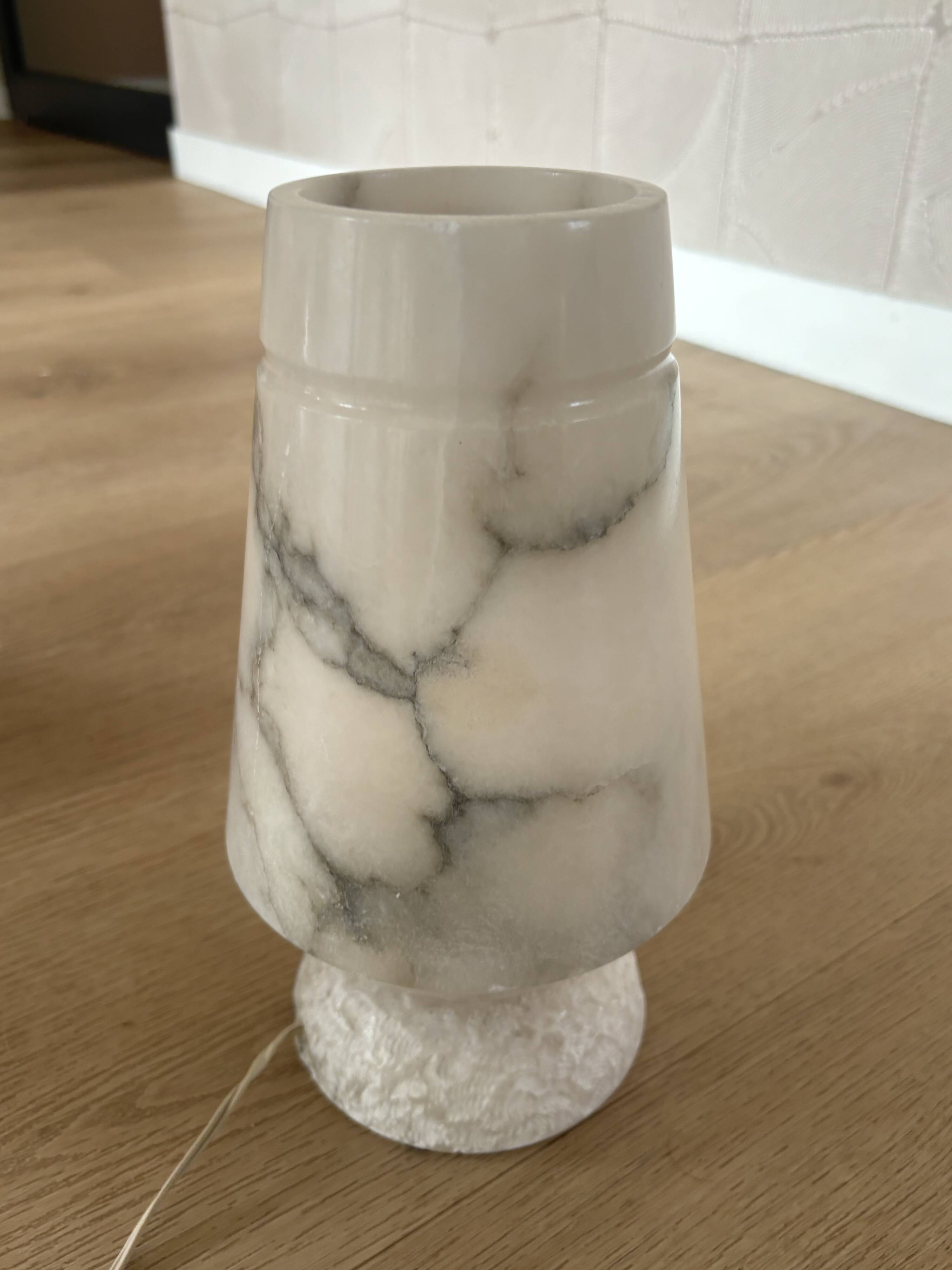 Vintage table lamp alabaster lamp, Italy 1960 minimalist