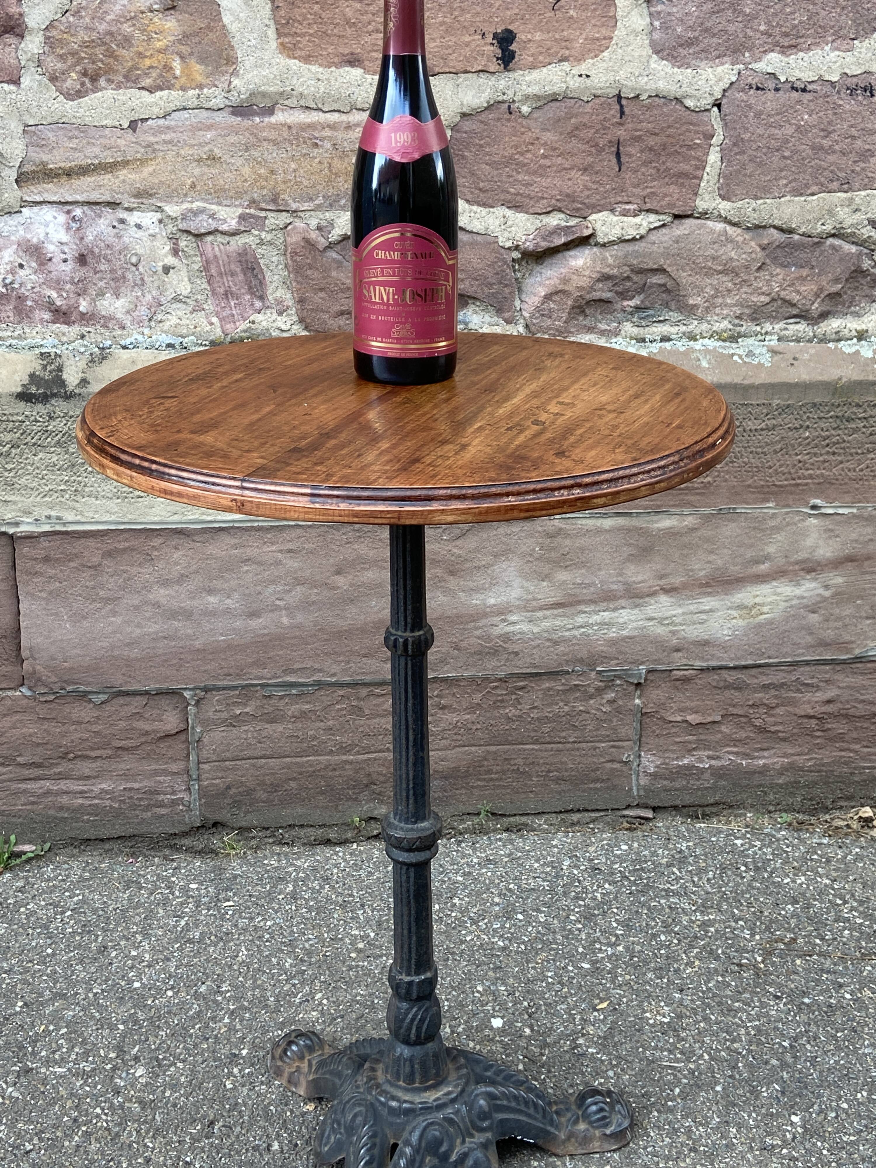 Vintage coffee pedestal table