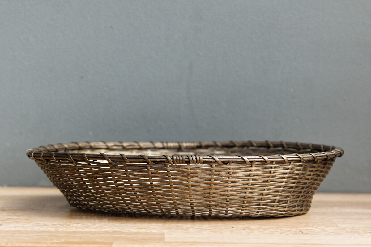 Braided metal bread basket