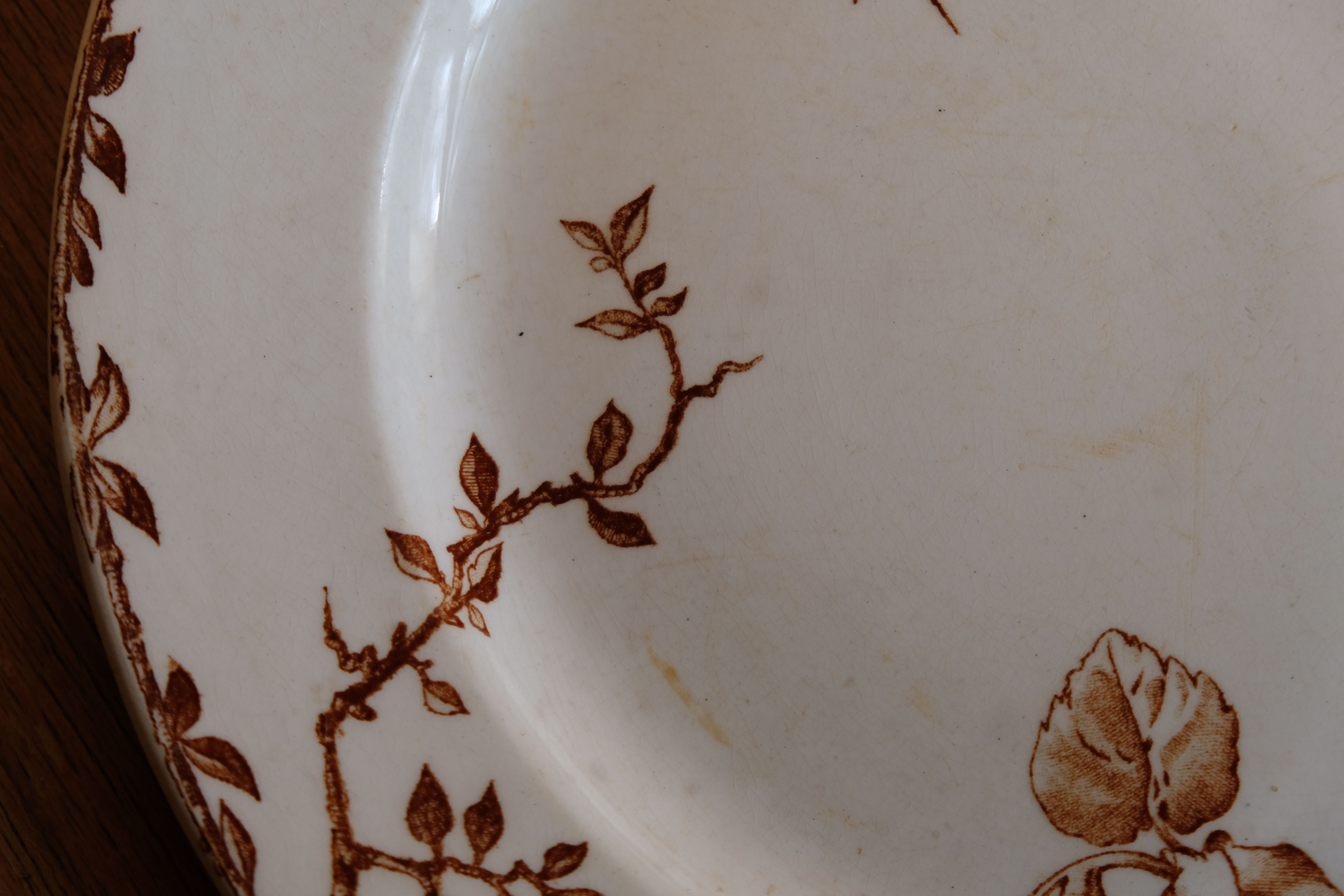 Antique brown Oxford model plate, HB - Choisy-le-Ro Co., 1900s