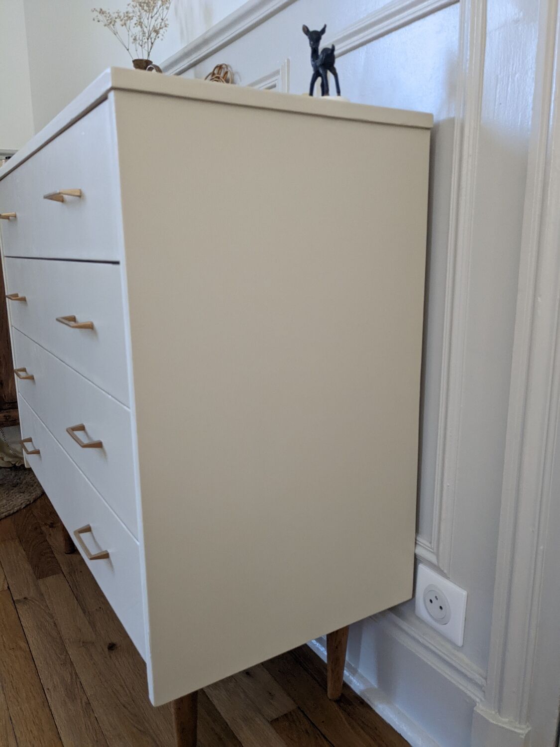 Vintage chest of drawers