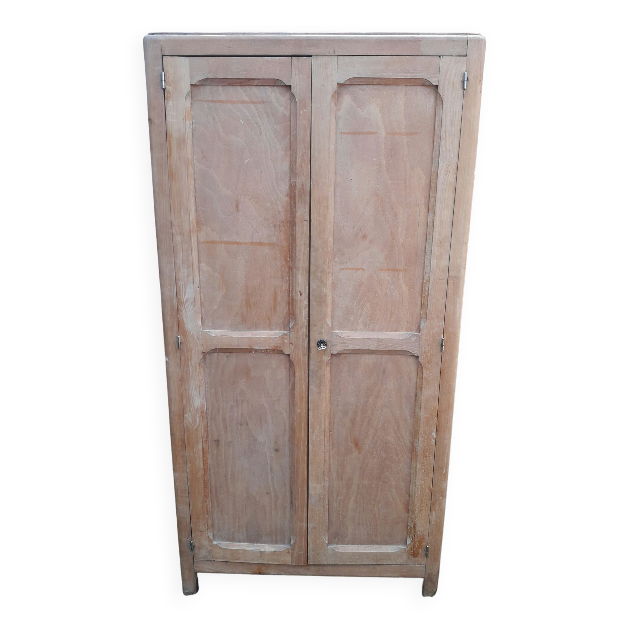 Vintage Parisian wardrobe to makeover