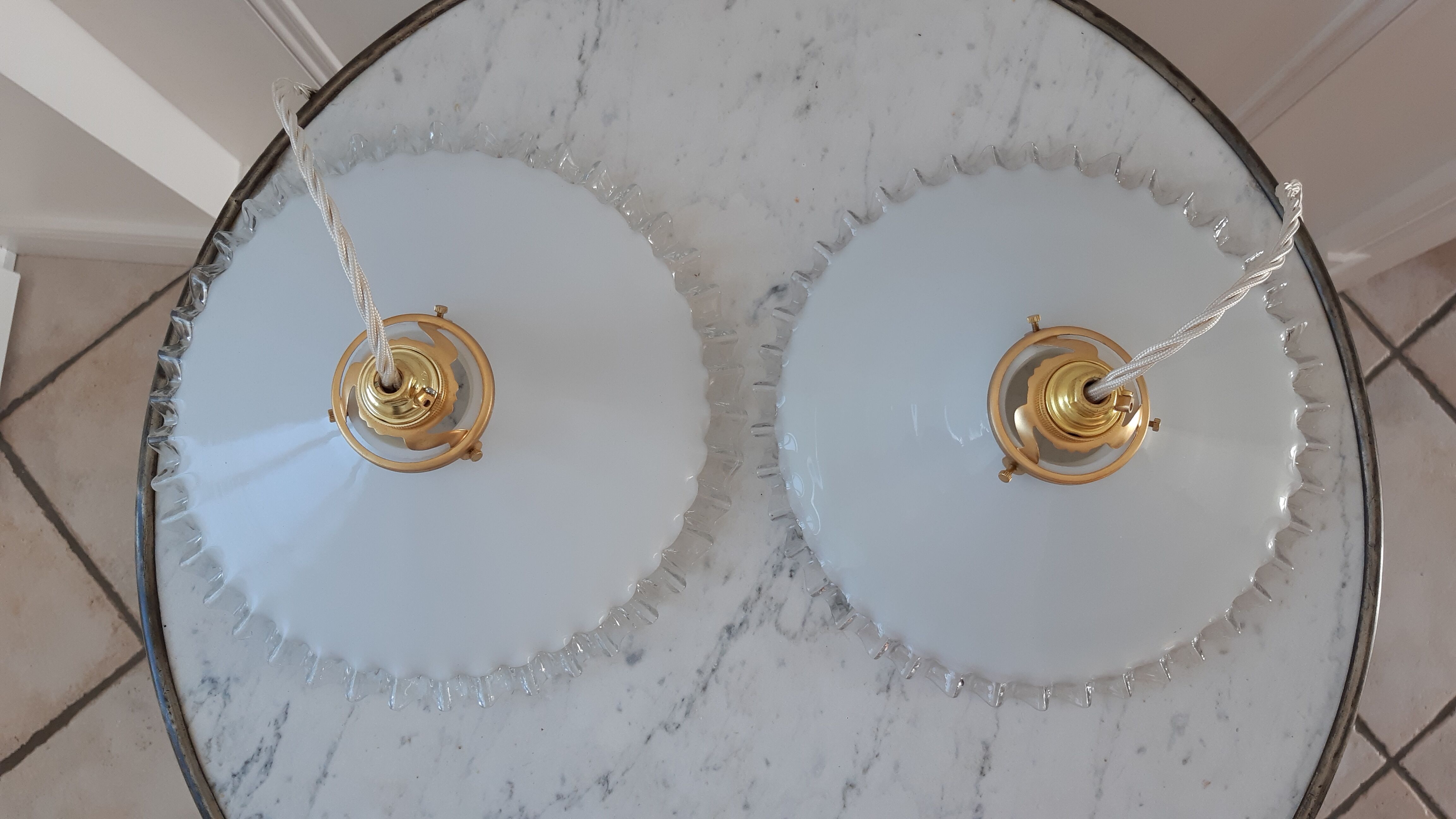 Pair of serrated opaline suspensions 40-50s