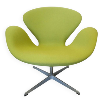 Swan Chair by Arne Jacobsen for Fritz Hansen